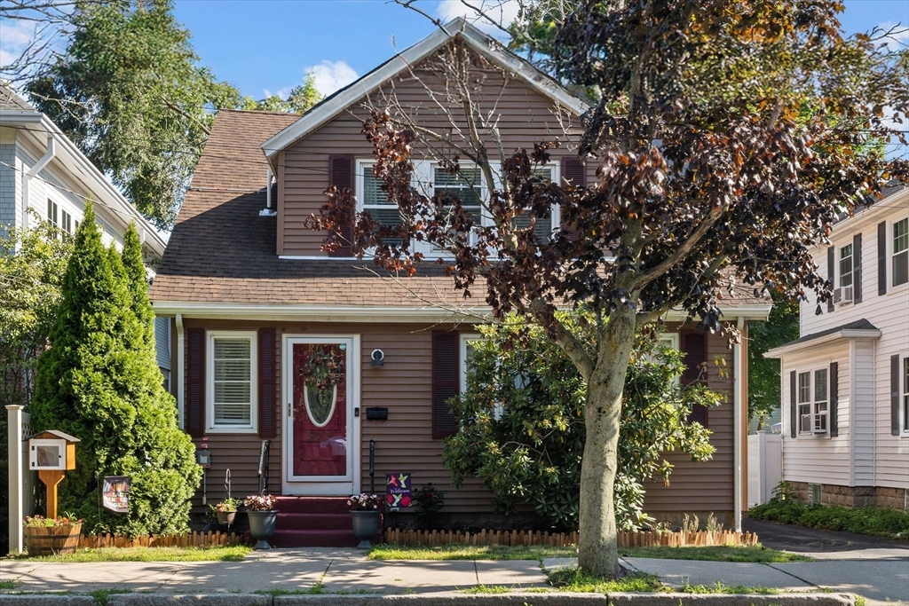 Swampscott, Massachusetts, 01907, United States, 3 Bedrooms Bedrooms, ,2 BathroomsBathrooms,Residential,For Sale,1979300