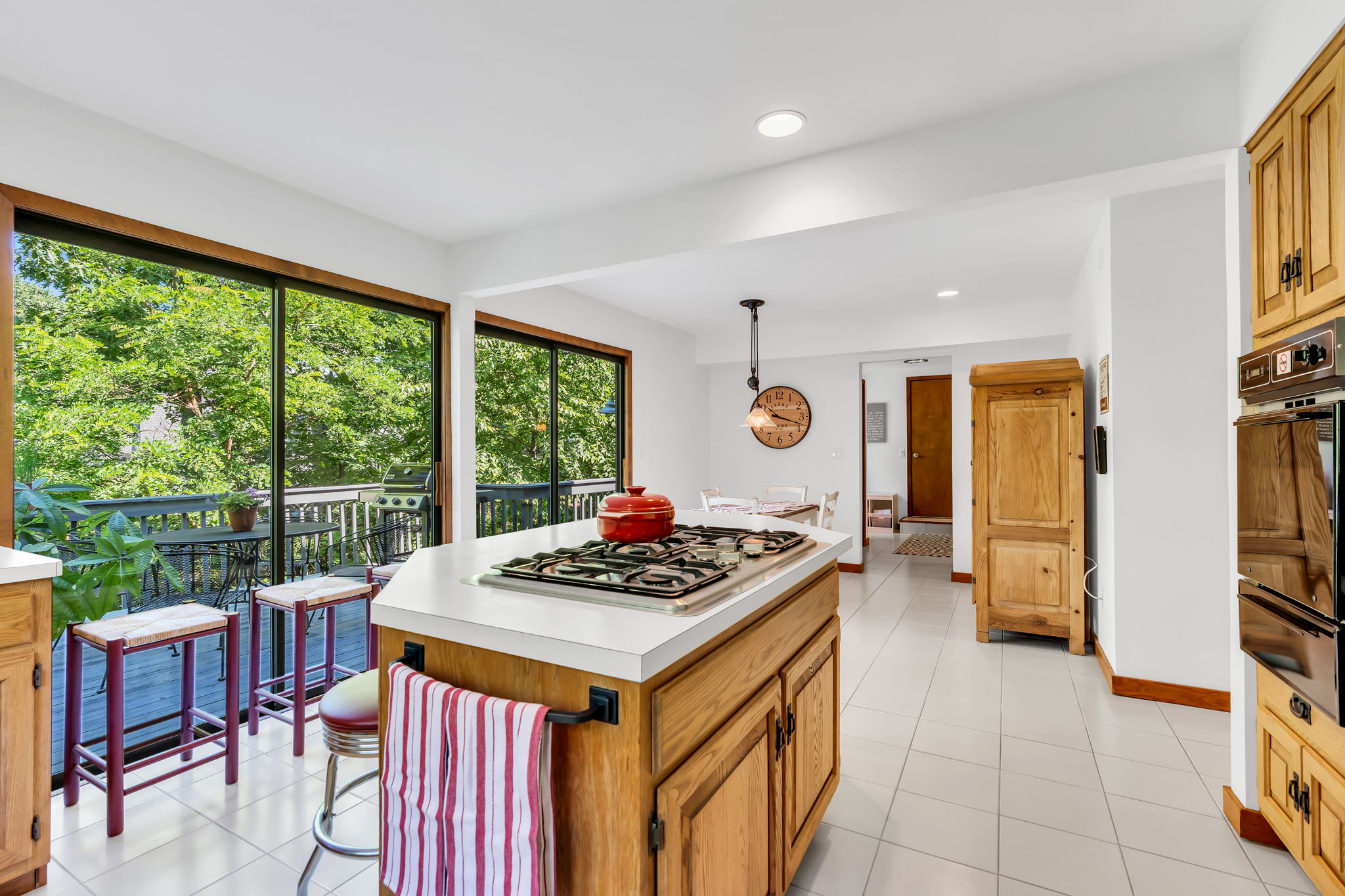  267 E Highland Avenue - 物件實景
