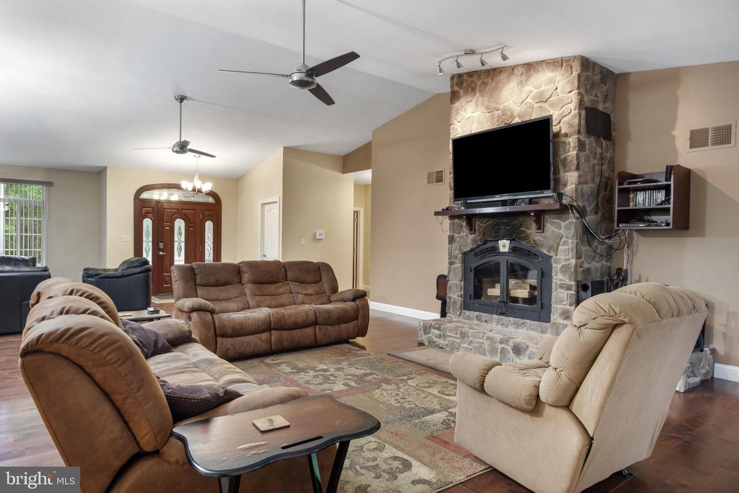 Spring Grove, Pennsylvania, 17362, United States, 3 Bedrooms Bedrooms, ,3 BathroomsBathrooms,Residential,For Sale,1827920