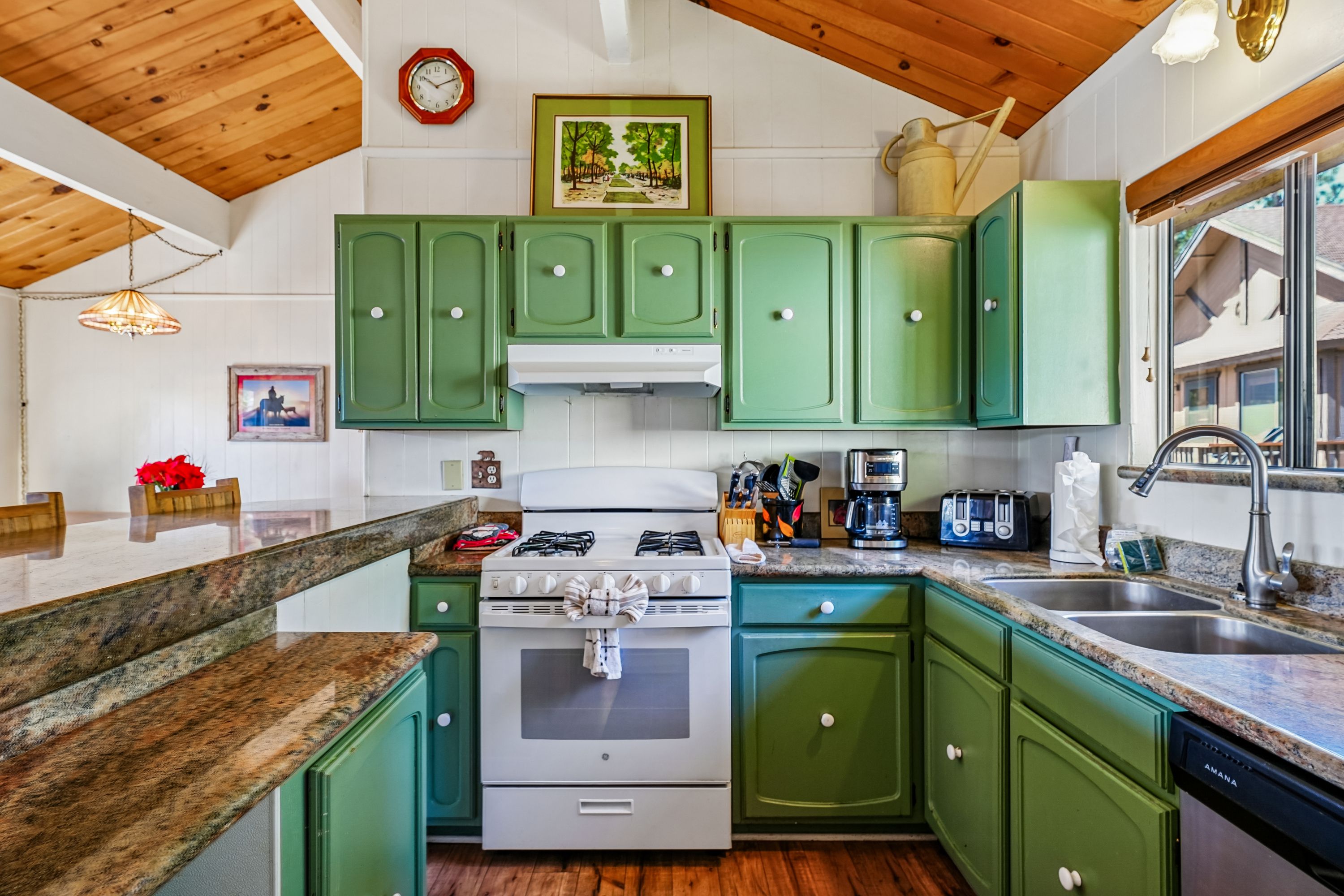  701 Cove Drive, Big Bear Lake, CA 92315 - 物件實景