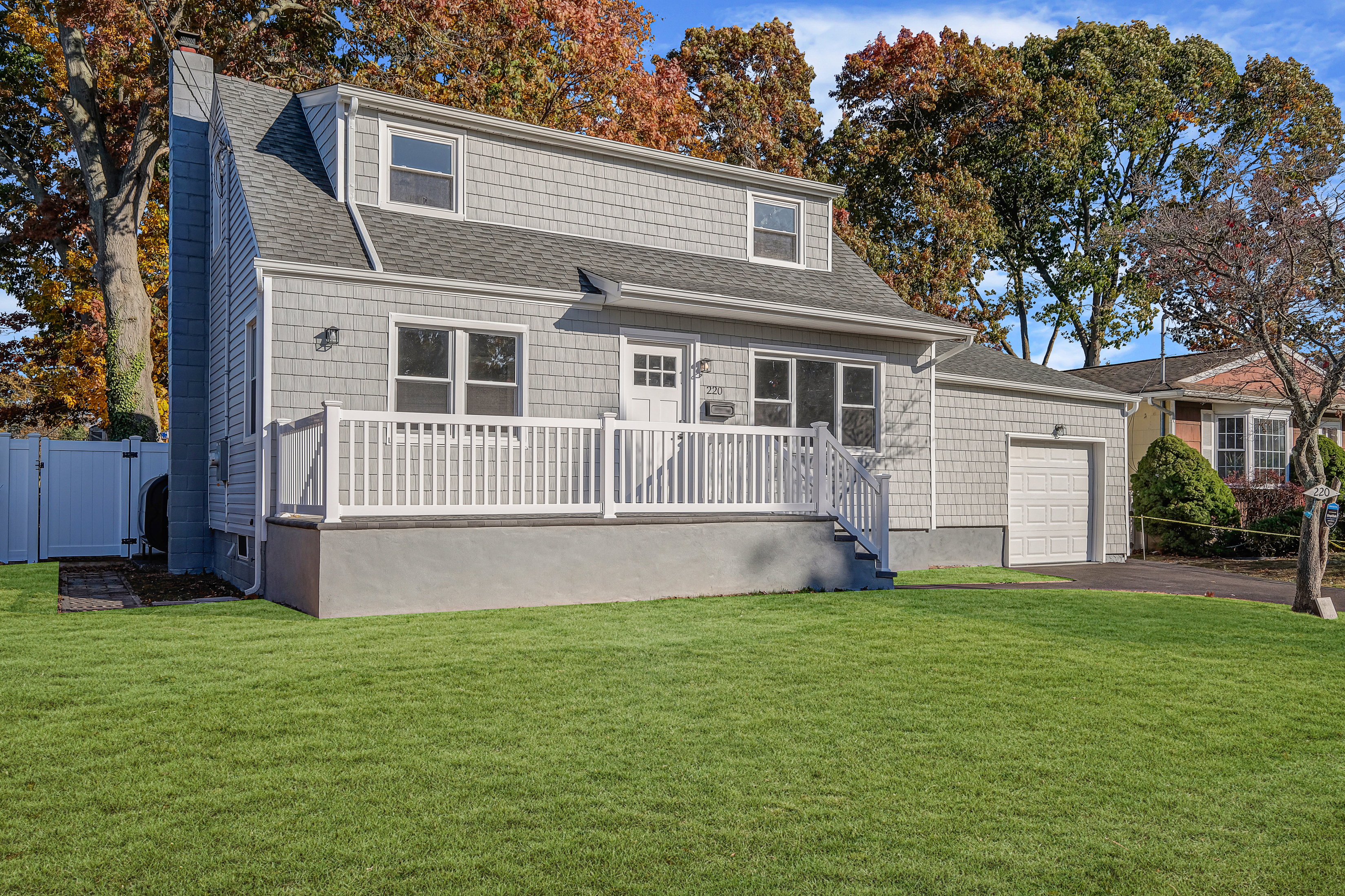 Copiague, New York, 11726, United States, 5 Bedrooms Bedrooms, ,2 BathroomsBathrooms,Residential,For Sale,1923423