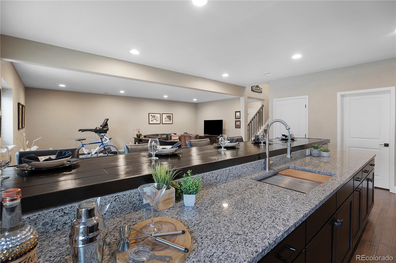 Castle Rock, Colorado, 80108, United States, 5 Bedrooms Bedrooms, ,1 BathroomBathrooms,Residential,For Sale,1906809