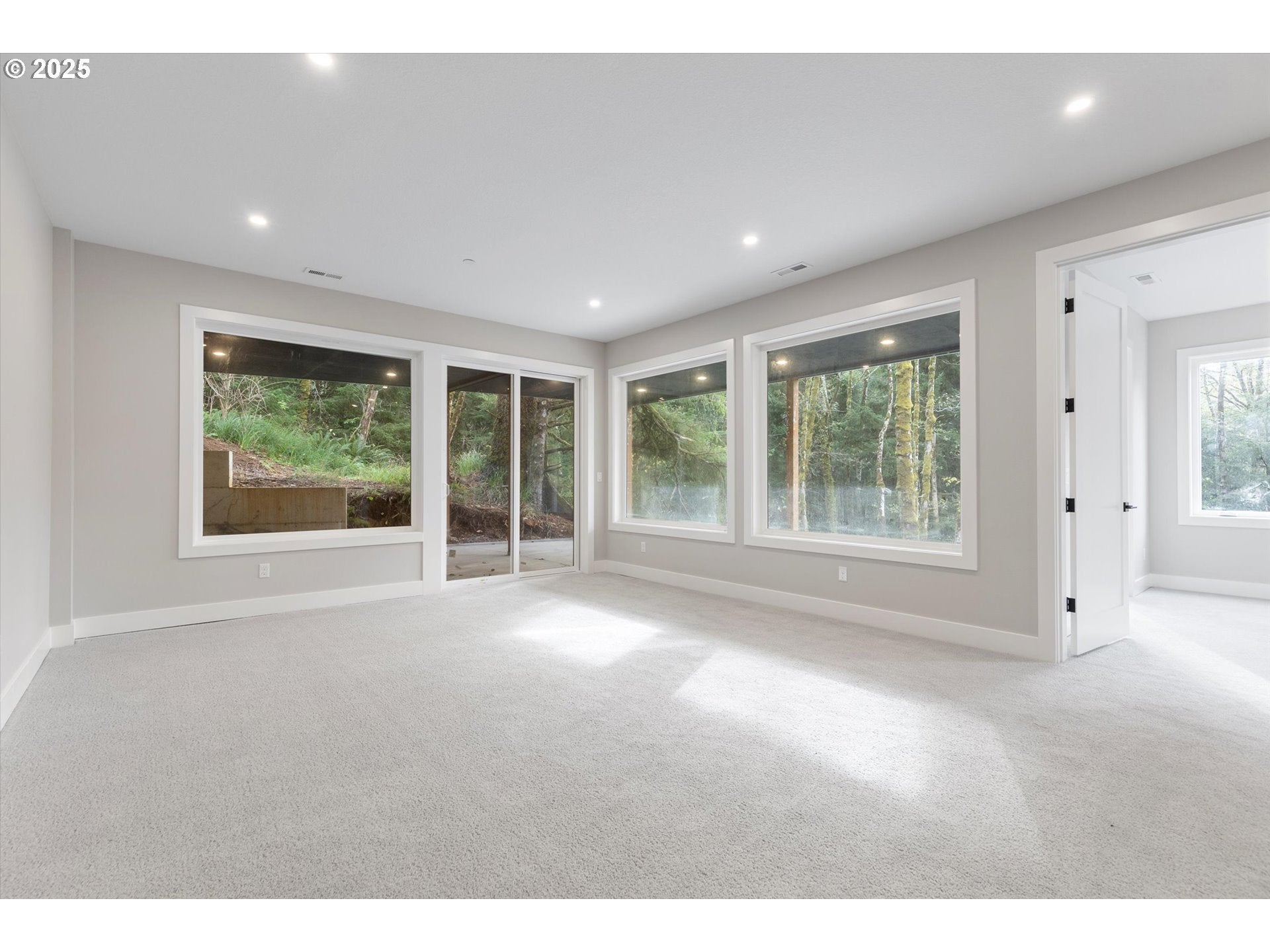 CannonBeach, Oregon, 97110, United States, 4 Bedrooms Bedrooms, ,4 BathroomsBathrooms,Residential,For Sale,2003076