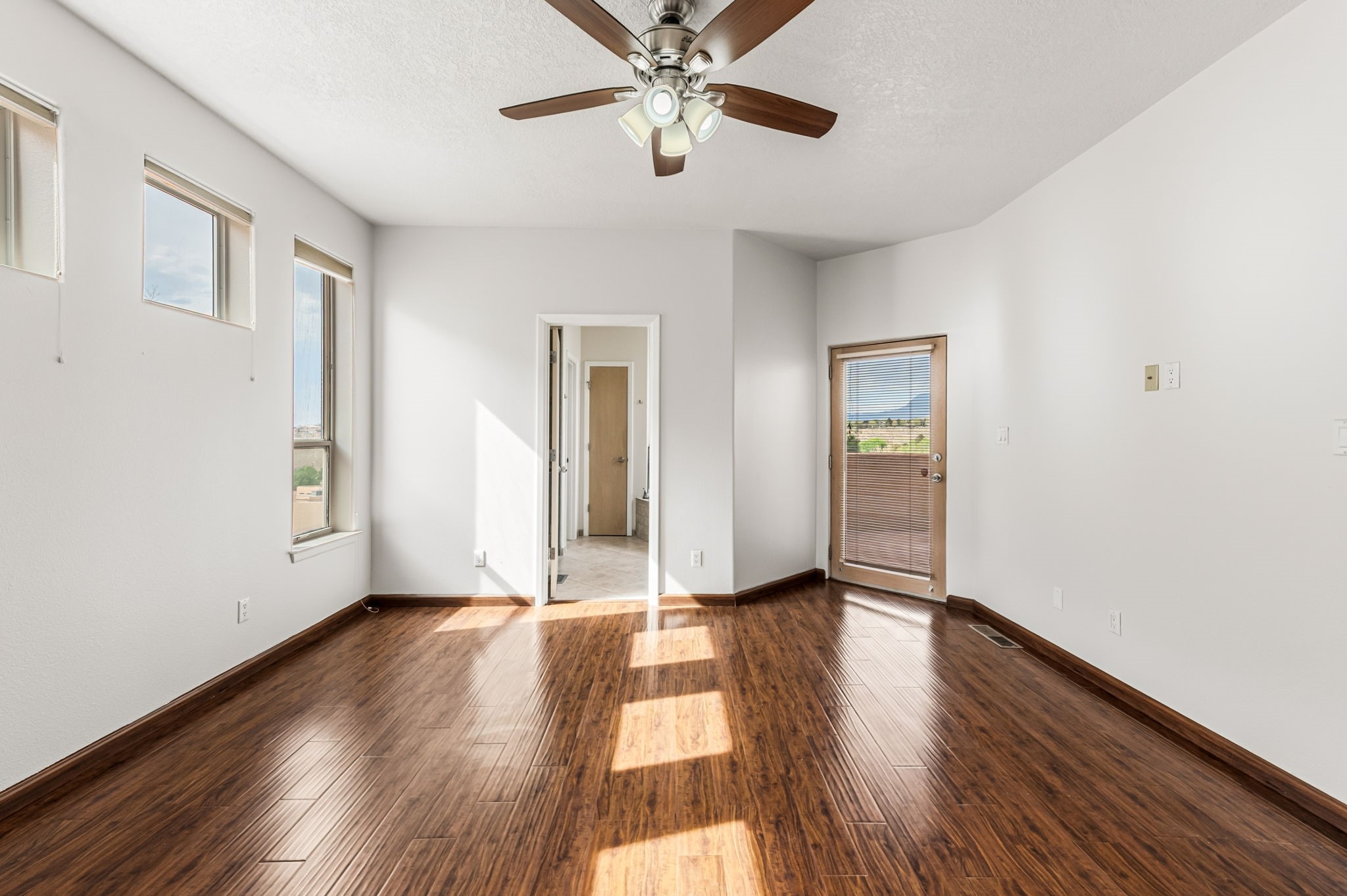  901 Calle Coronado - 物件實景