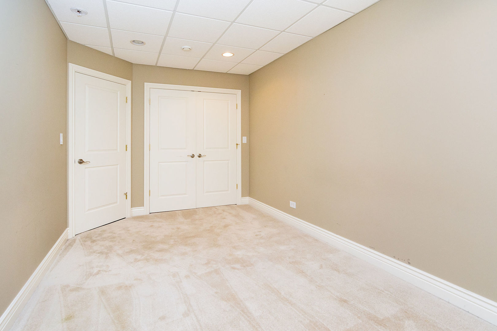 Downers Grove, Illinois, 60515, United States, 4 Bedrooms Bedrooms, ,4 BathroomsBathrooms,Residential,For Sale,1954600