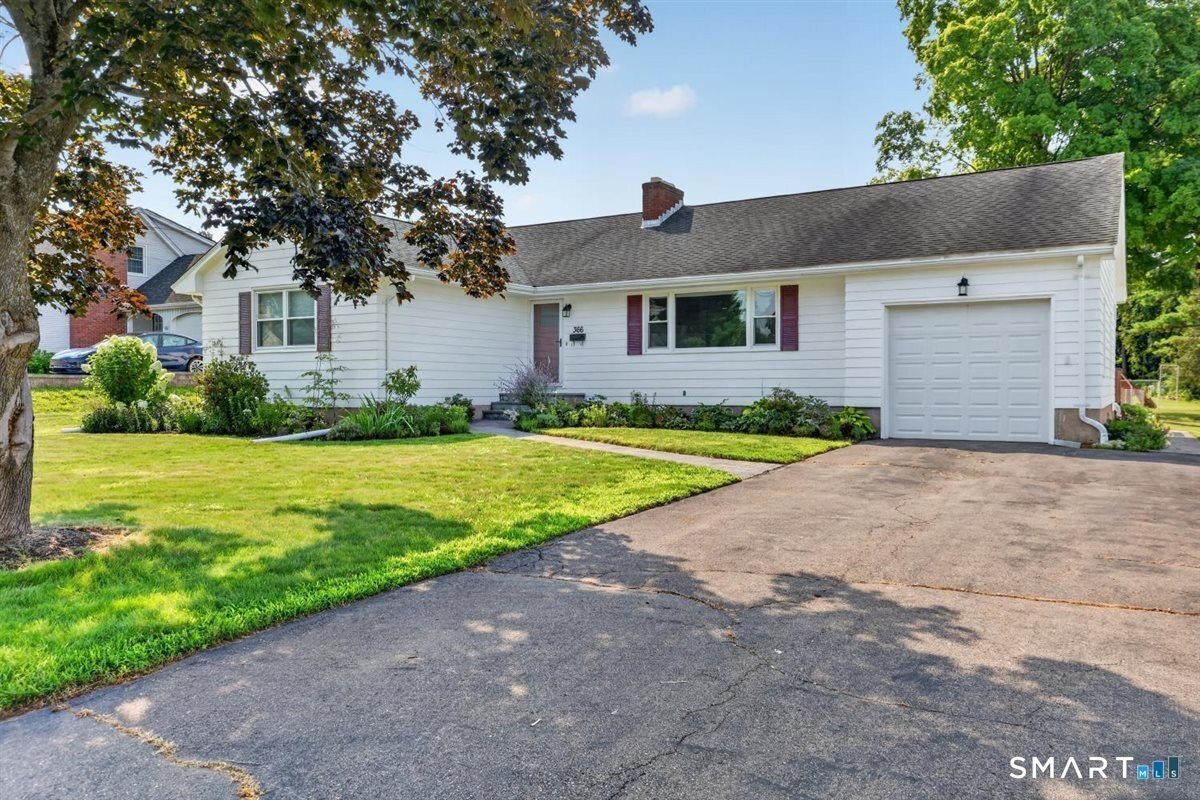 Hackmatack St, Manchester, CT 06040 #1