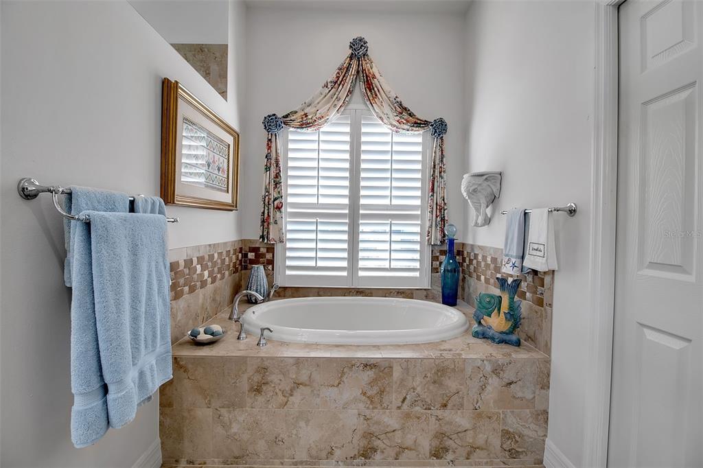 Sarasota, Florida, 34240, United States, 3 Bedrooms Bedrooms, ,3 BathroomsBathrooms,Residential,For Sale,2003503