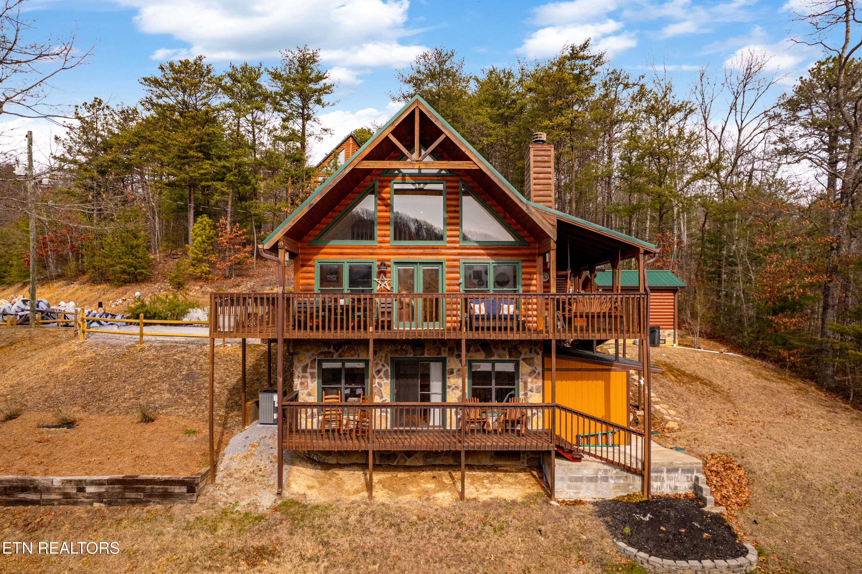 Sevierville, Tennessee, 37862, United States, 3 Bedrooms Bedrooms, ,3 BathroomsBathrooms,Residential,For Sale,2014786