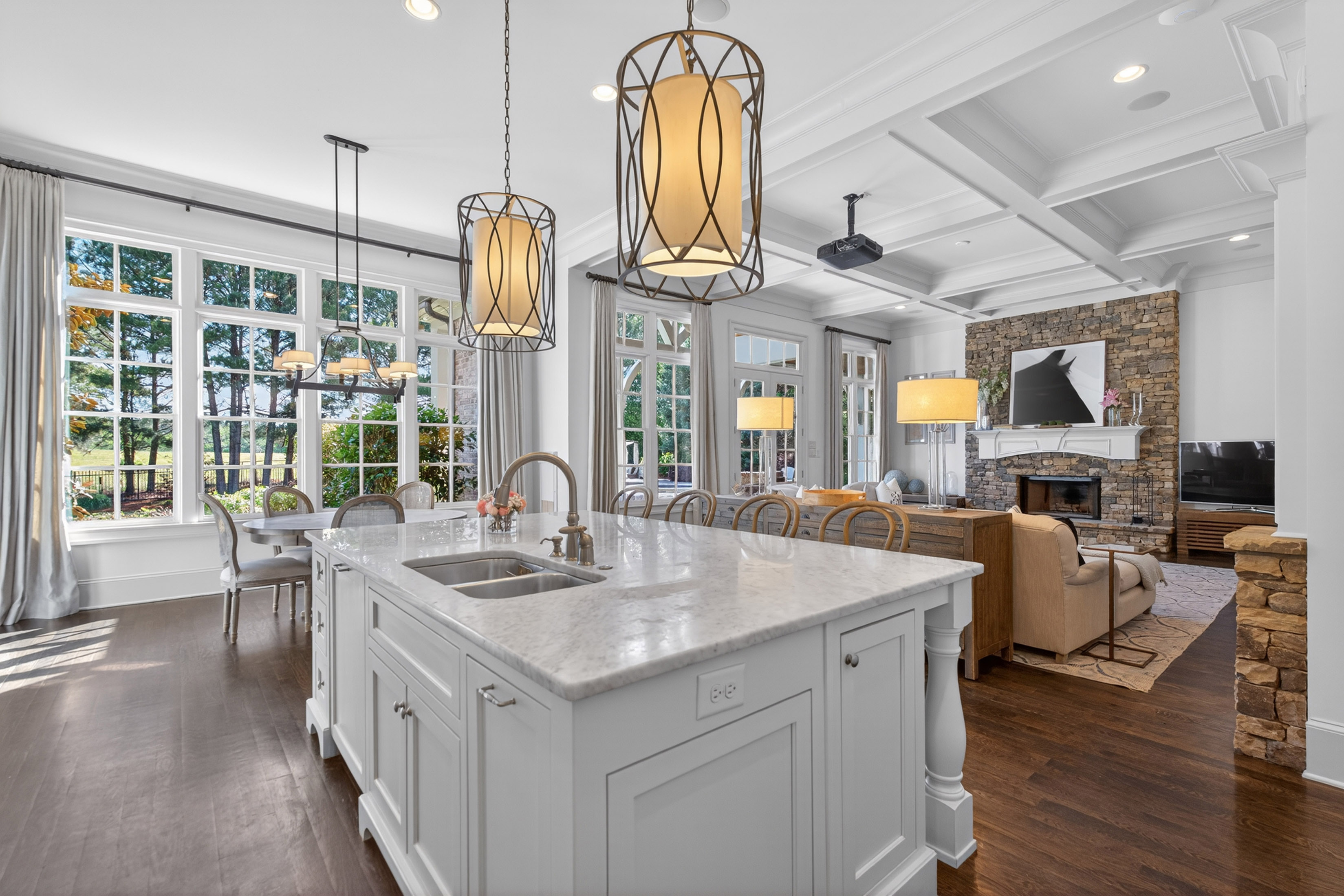  Experience Luxury in One of Georgia’s Most Prestigious Gated Golf Communities - 物件實景