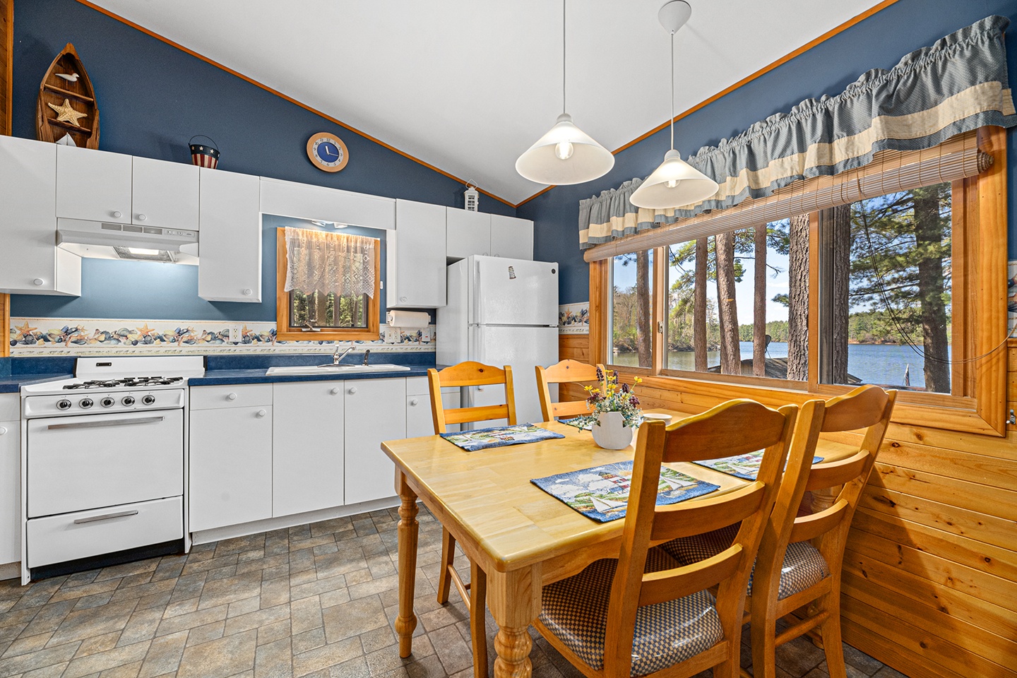 Manitowish Waters, Wisconsin, 54545, United States, 3 Bedrooms Bedrooms, ,4 BathroomsBathrooms,Residential,For Sale,1823646