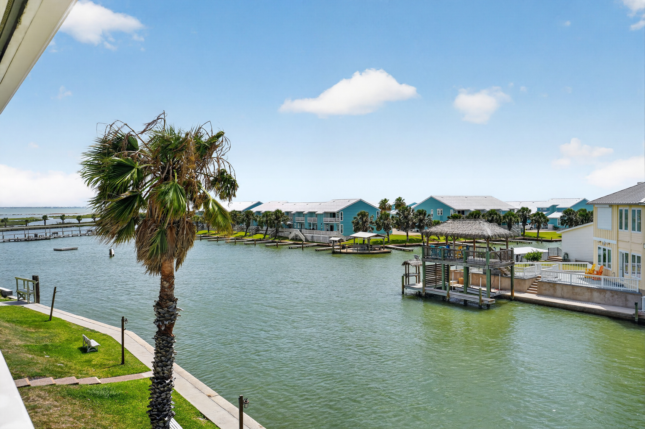 Stunning Water View Condo - 物件實景