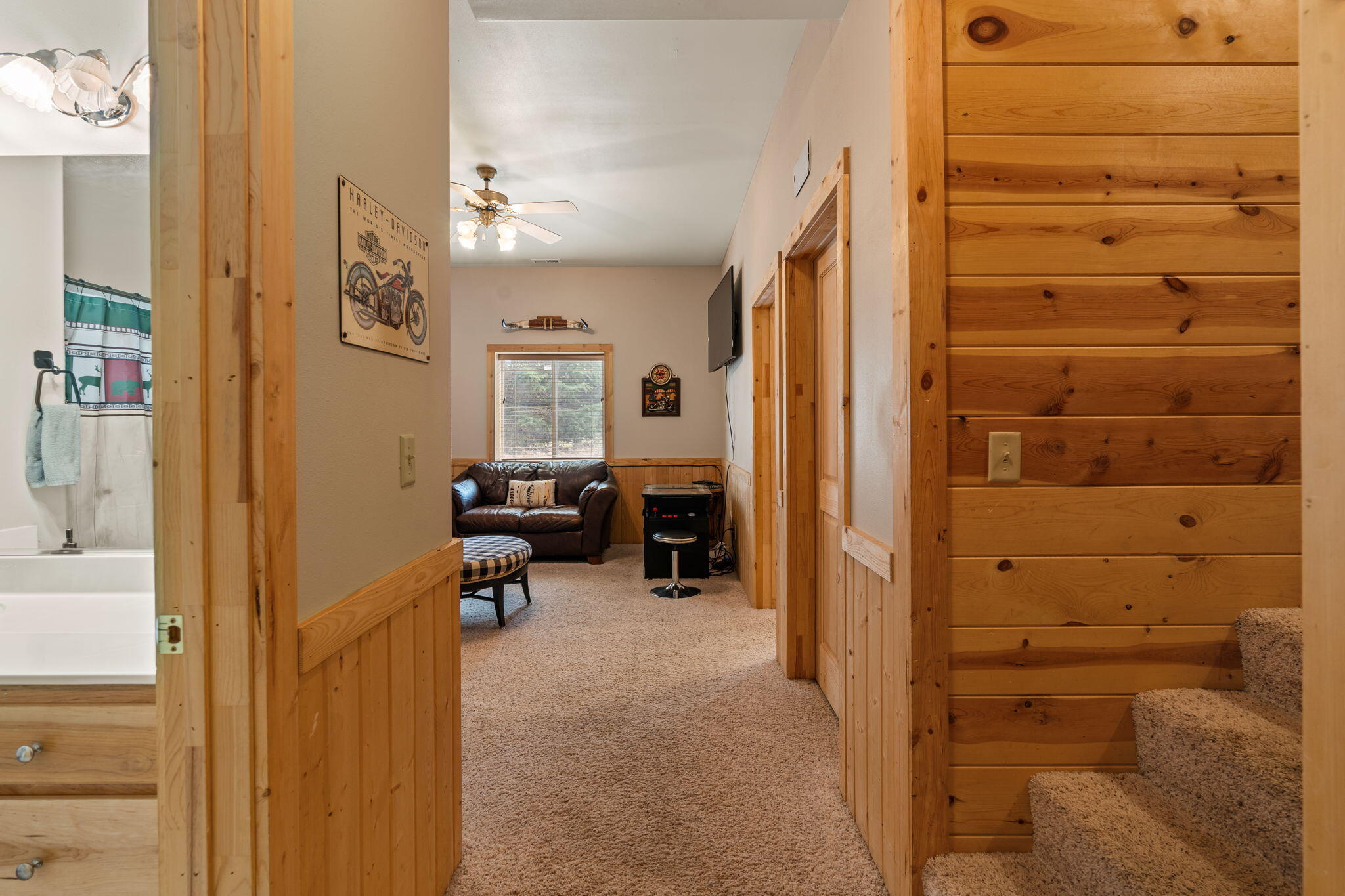 Parowan, Utah, 84761, United States, 5 Bedrooms Bedrooms, ,5 BathroomsBathrooms,Residential,For Sale,1976313