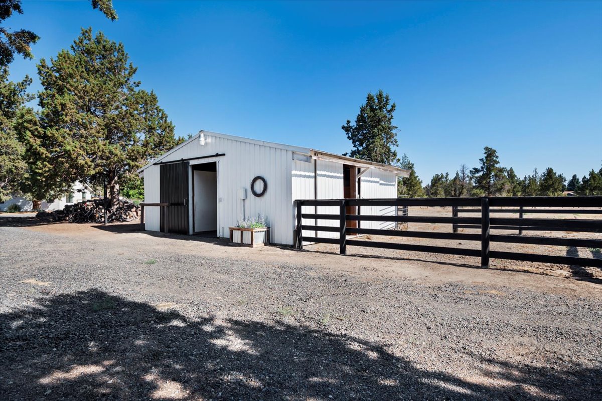 Redmond, Oregon, 97756, United States, 4 Bedrooms Bedrooms, ,3 BathroomsBathrooms,Residential,For Sale,1901092