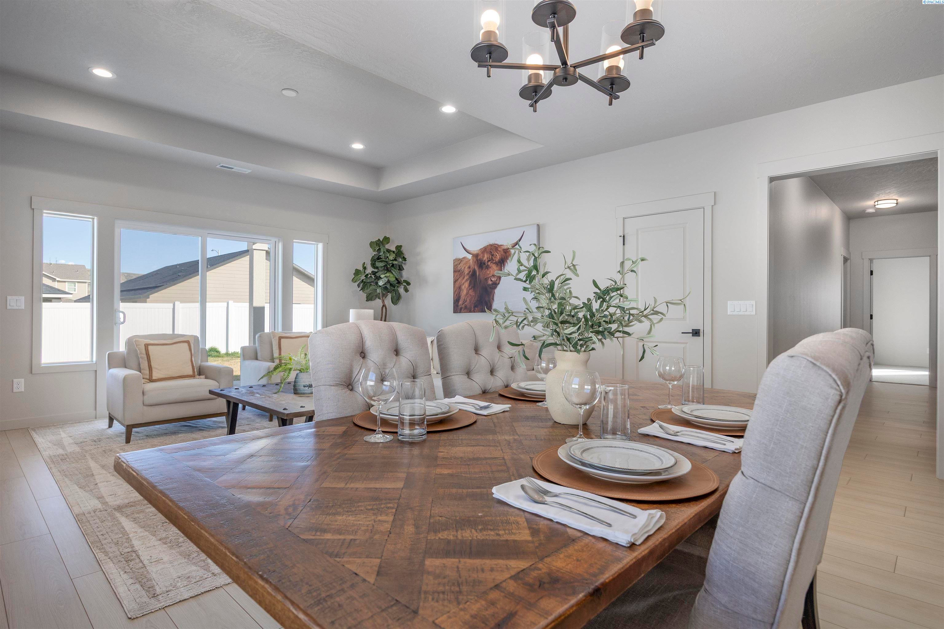 Richland, Washington, 99352, United States, 3 Bedrooms Bedrooms, ,3 BathroomsBathrooms,Residential,For Sale,1976143