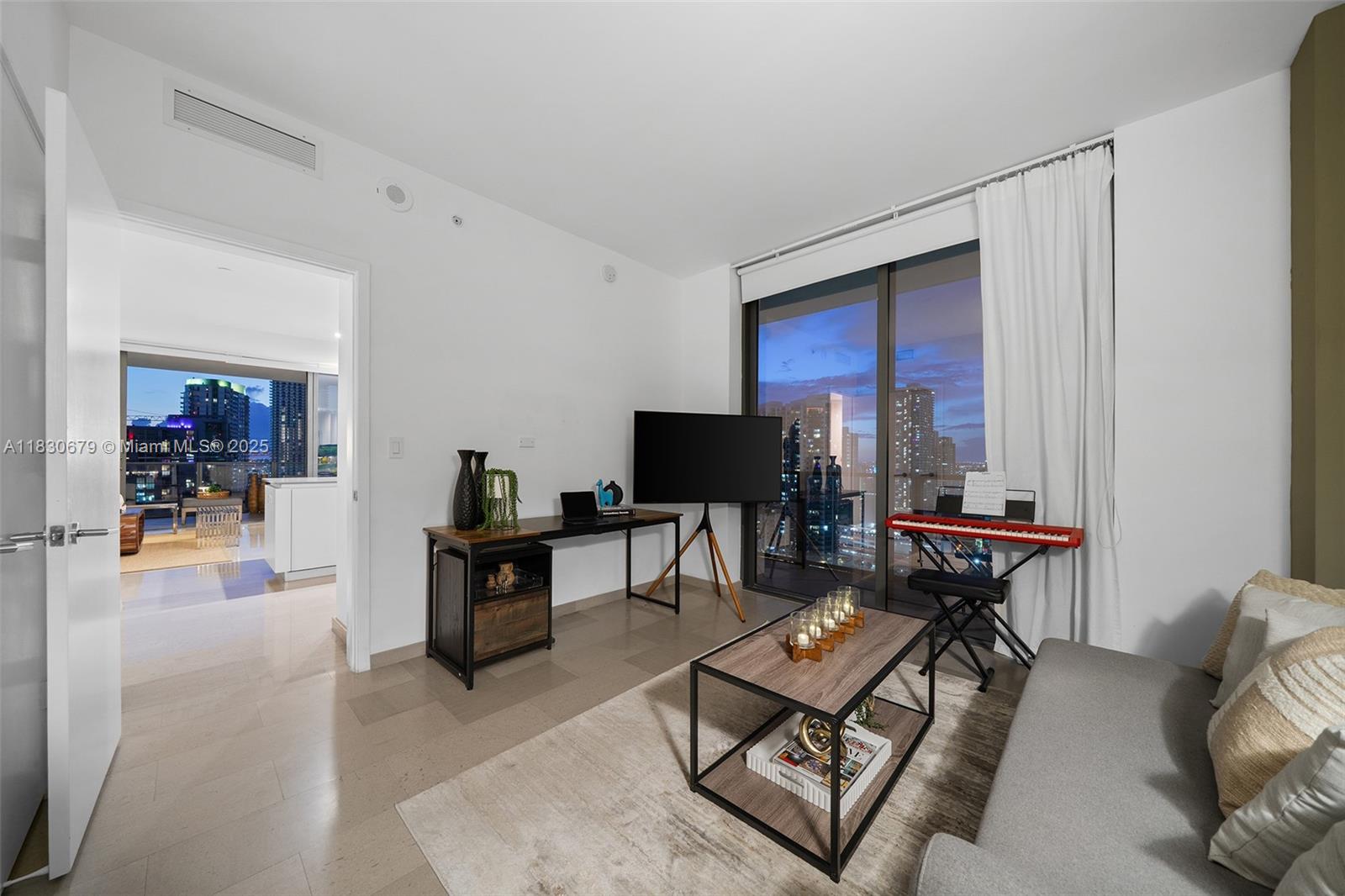 Miami, Florida, 33131, United States, 2 Bedrooms Bedrooms, ,3 BathroomsBathrooms,Residential,For Sale,1877459