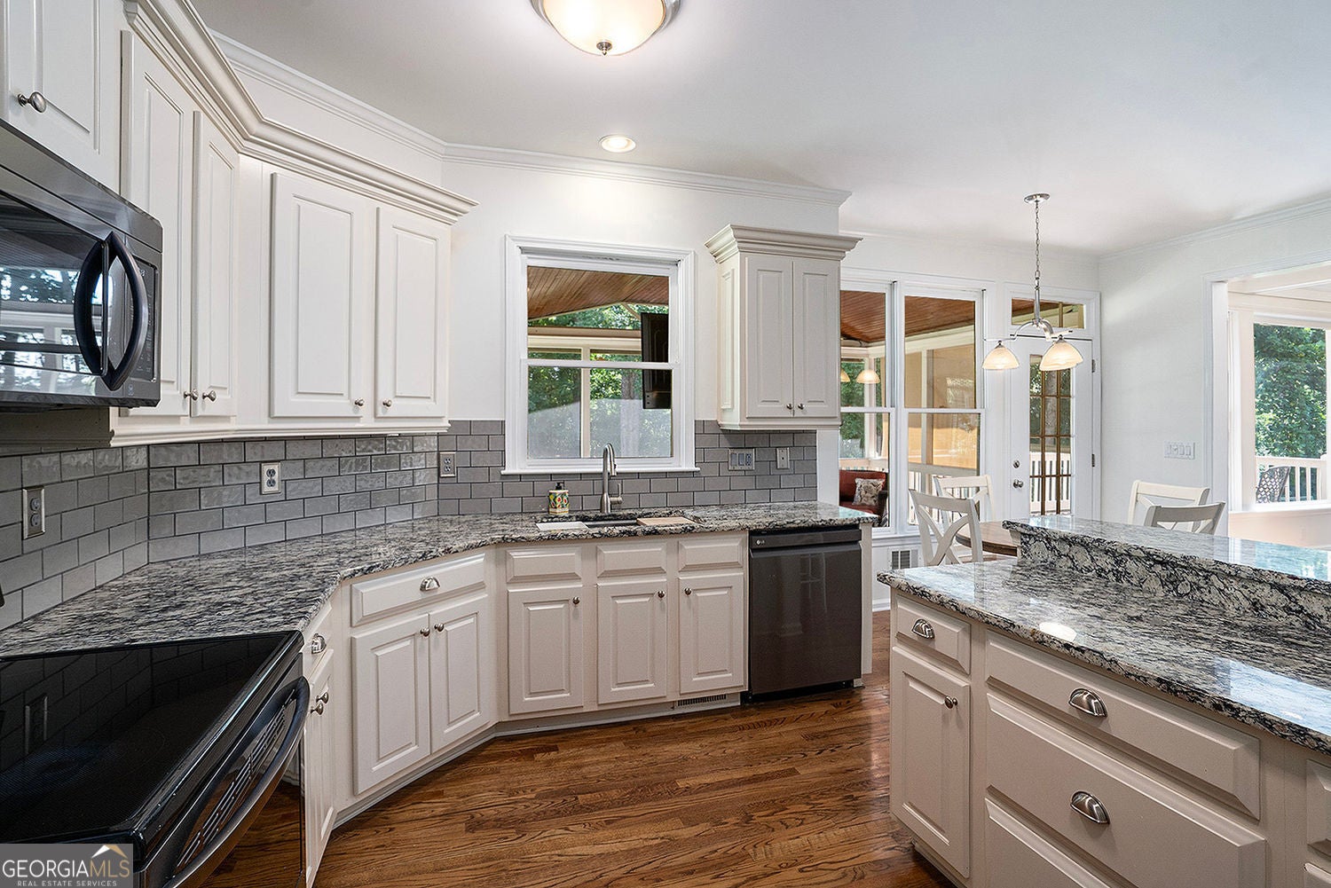 Canton, Georgia, 30115, United States, 5 Bedrooms Bedrooms, ,4 BathroomsBathrooms,Residential,For Sale,1858929