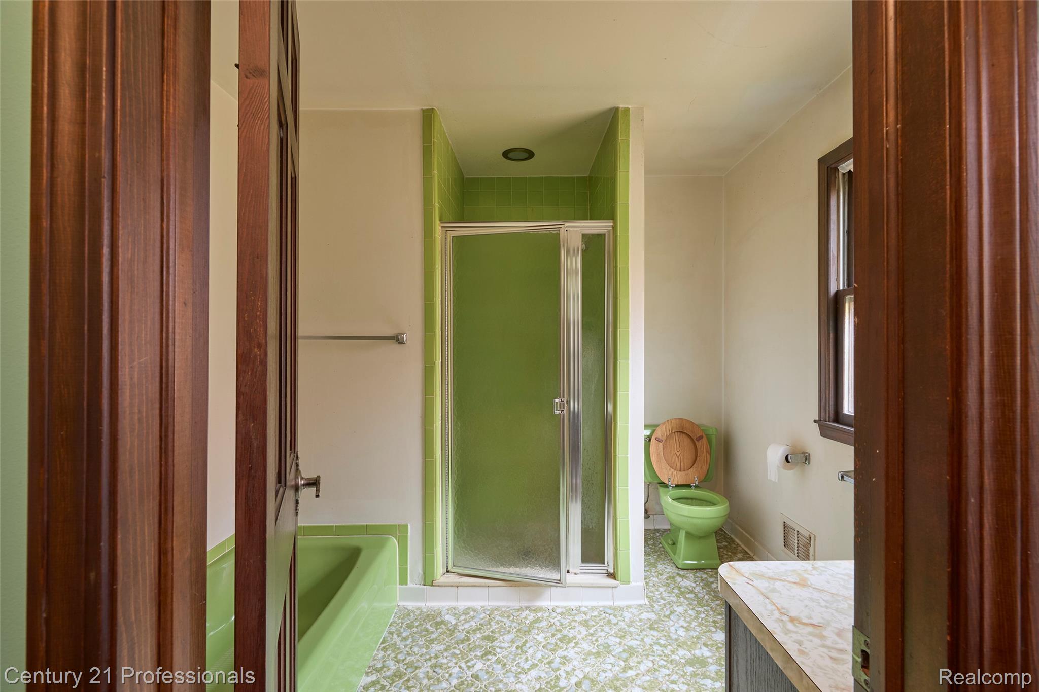 Rochester, Michigan, 48306, United States, 5 Bedrooms Bedrooms, ,6 BathroomsBathrooms,Residential,For Sale,1987117