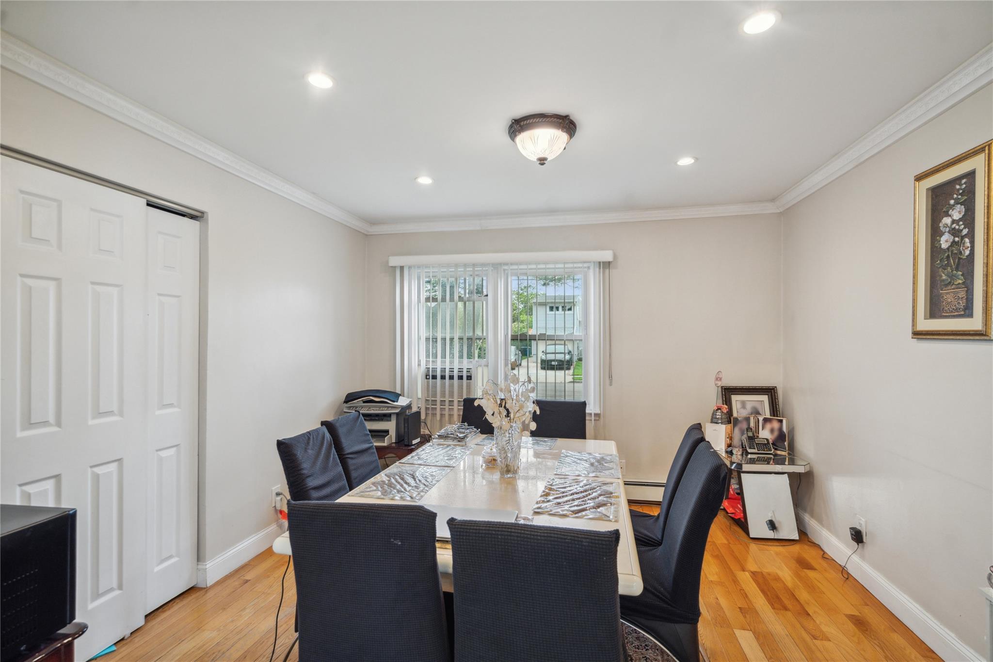 New Hyde Park, New York, 11040, United States, 3 Bedrooms Bedrooms, ,3 BathroomsBathrooms,Residential,For Sale,1804080