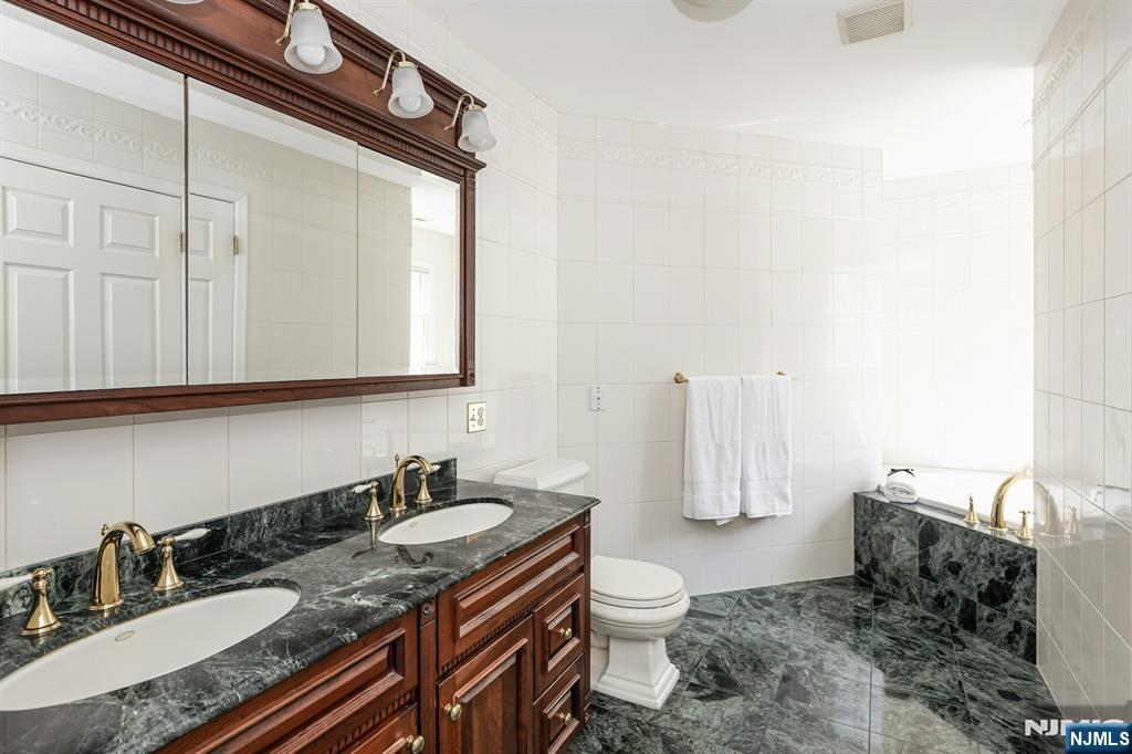 Berkeley Heights, New Jersey, 07922, United States, 6 Bedrooms Bedrooms, ,4 BathroomsBathrooms,Residential,For Sale,1838831