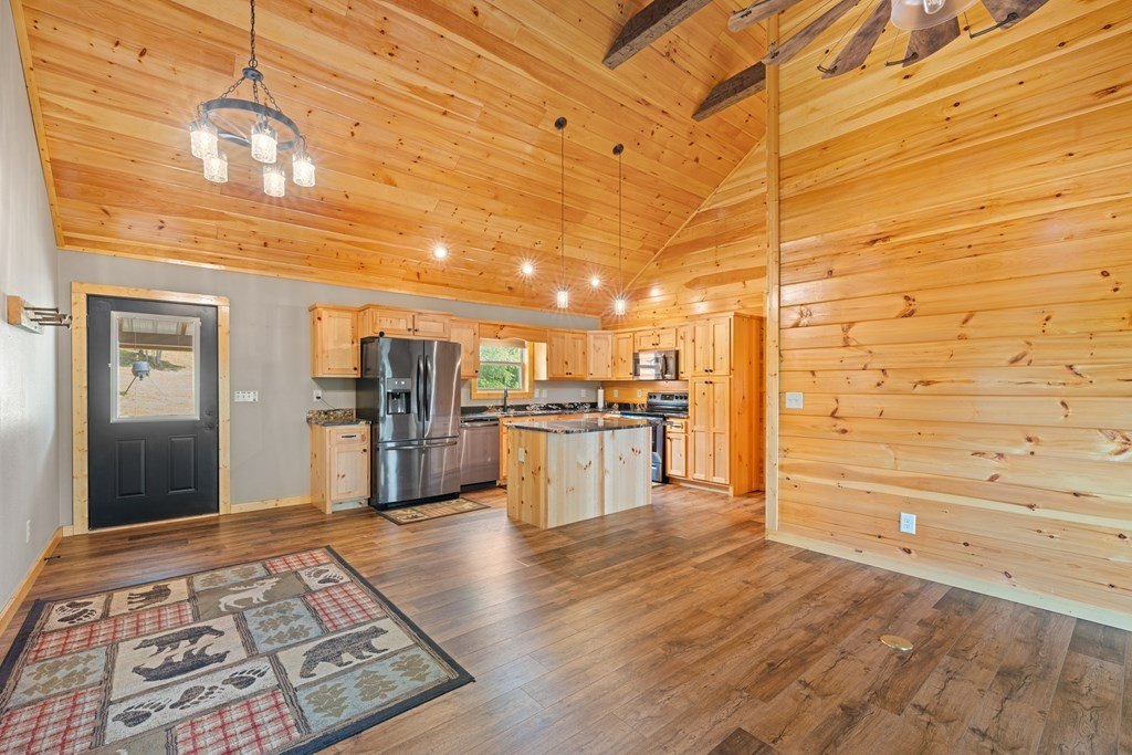 Murphy, North Carolina, 28906, United States, 4 Bedrooms Bedrooms, ,3 BathroomsBathrooms,Residential,For Sale,1905672