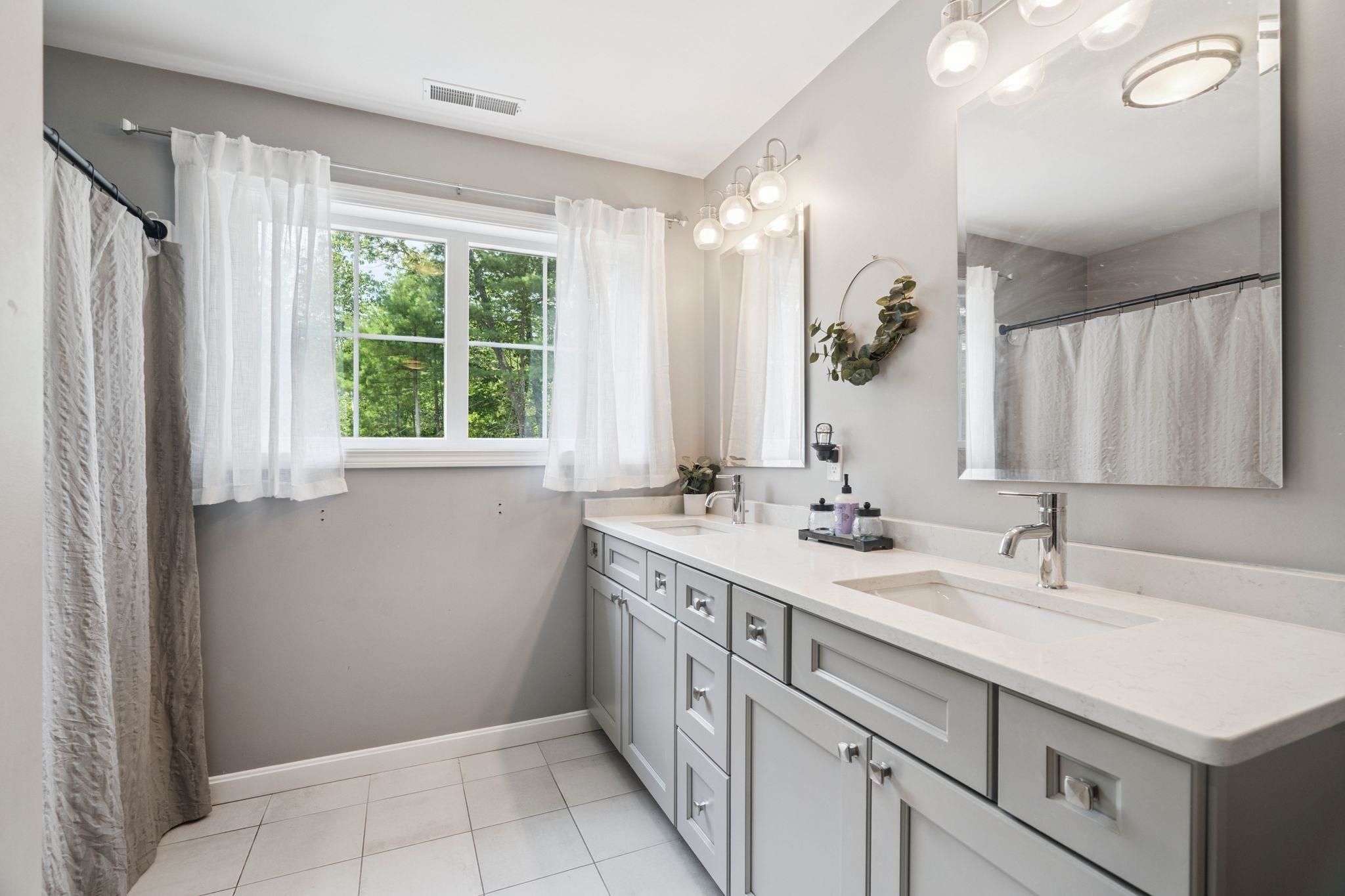 Manchester, New Hampshire, 03102, United States, 3 Bedrooms Bedrooms, ,2 BathroomsBathrooms,Residential,For Sale,1940953