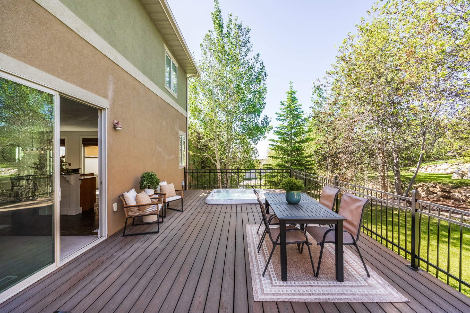  Peaceful Mountain Living with Amenities That Impress - 物件實景