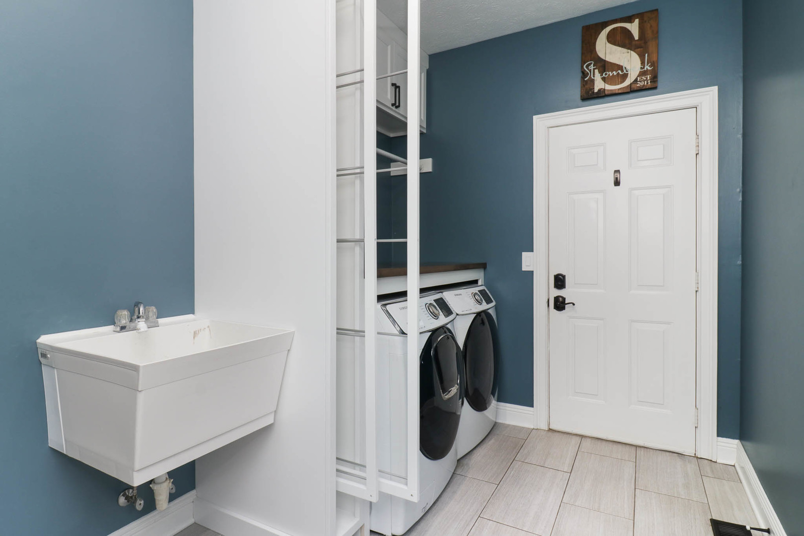 Bloomington, Illinois, 61704, United States, 5 Bedrooms Bedrooms, ,4 BathroomsBathrooms,Residential,For Sale,1991973