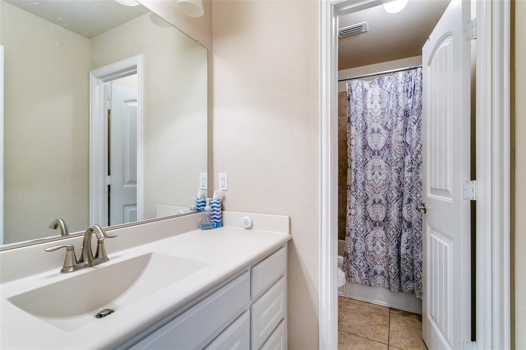 Euless, Texas, 76039, United States, 4 Bedrooms Bedrooms, ,4 BathroomsBathrooms,Residential,For Sale,2003508