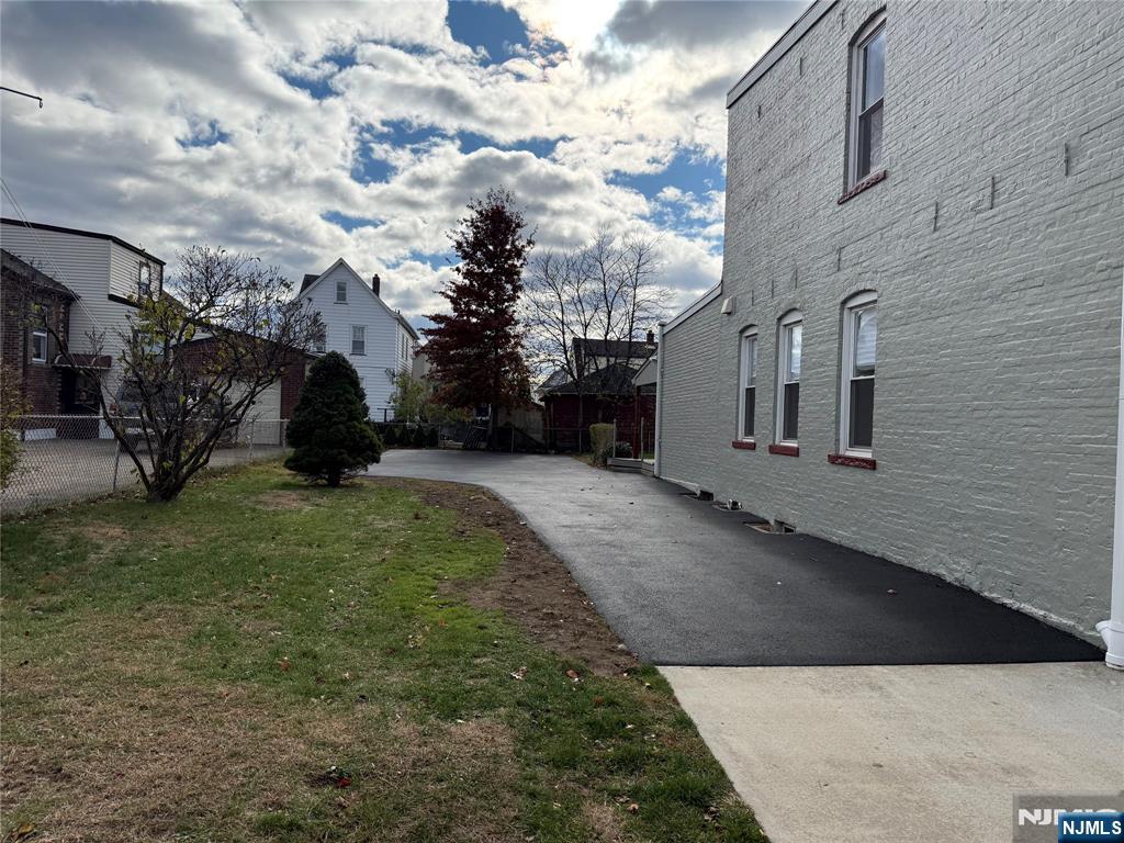 Garfield, New Jersey, 07026, United States, 3 Bedrooms Bedrooms, ,2 BathroomsBathrooms,Residential,For Sale,1998412