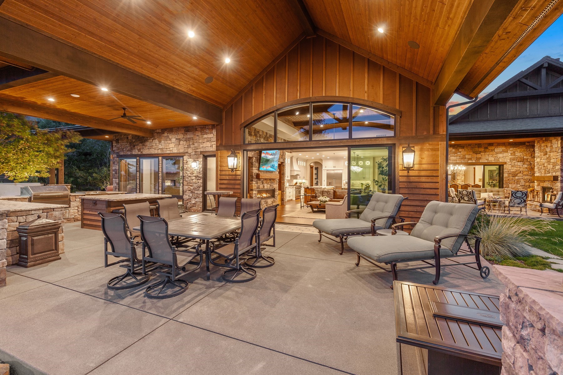  Rare Custom Retreat at Hayden Lake - 物件實景