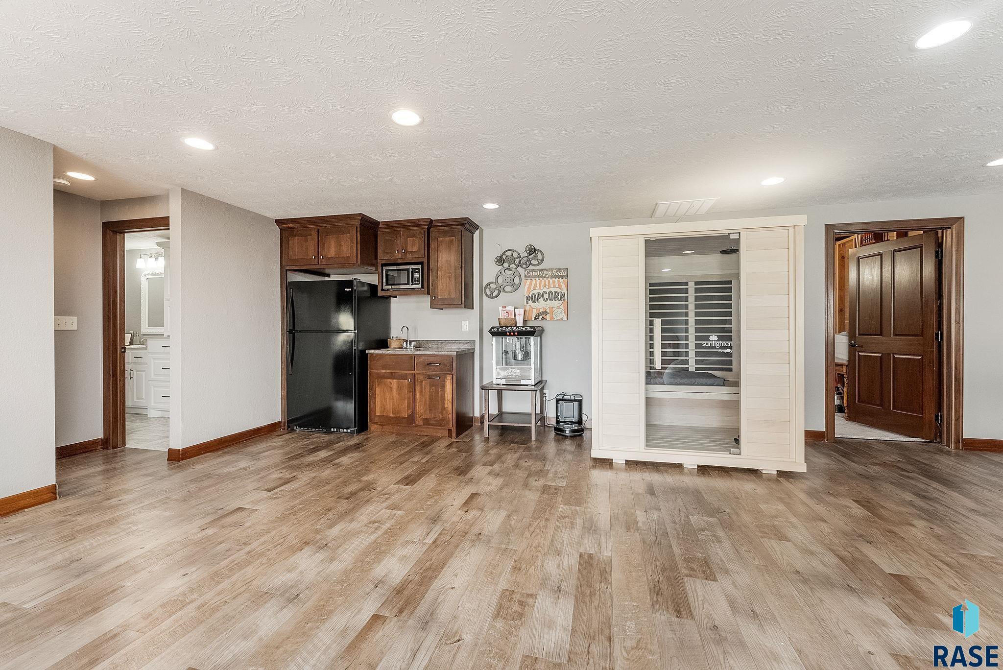Lester, Iowa, 51242, United States, 4 Bedrooms Bedrooms, ,5 BathroomsBathrooms,Residential,For Sale,1926718