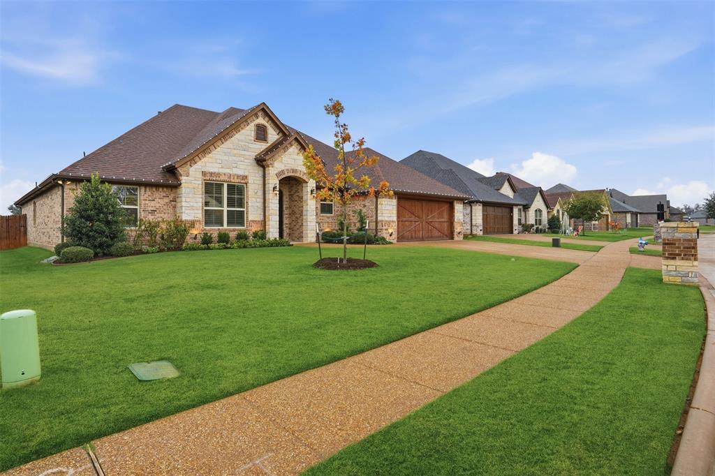 Granbury, Texas, 76048, United States, 4 Bedrooms Bedrooms, ,3 BathroomsBathrooms,Residential,For Sale,2001817