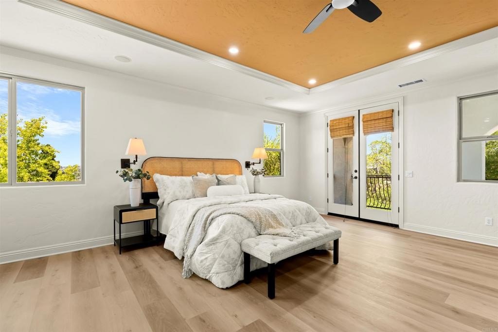 Chula Vista, California, 91910, United States, 5 Bedrooms Bedrooms, ,6 BathroomsBathrooms,Residential,For Sale,1996956