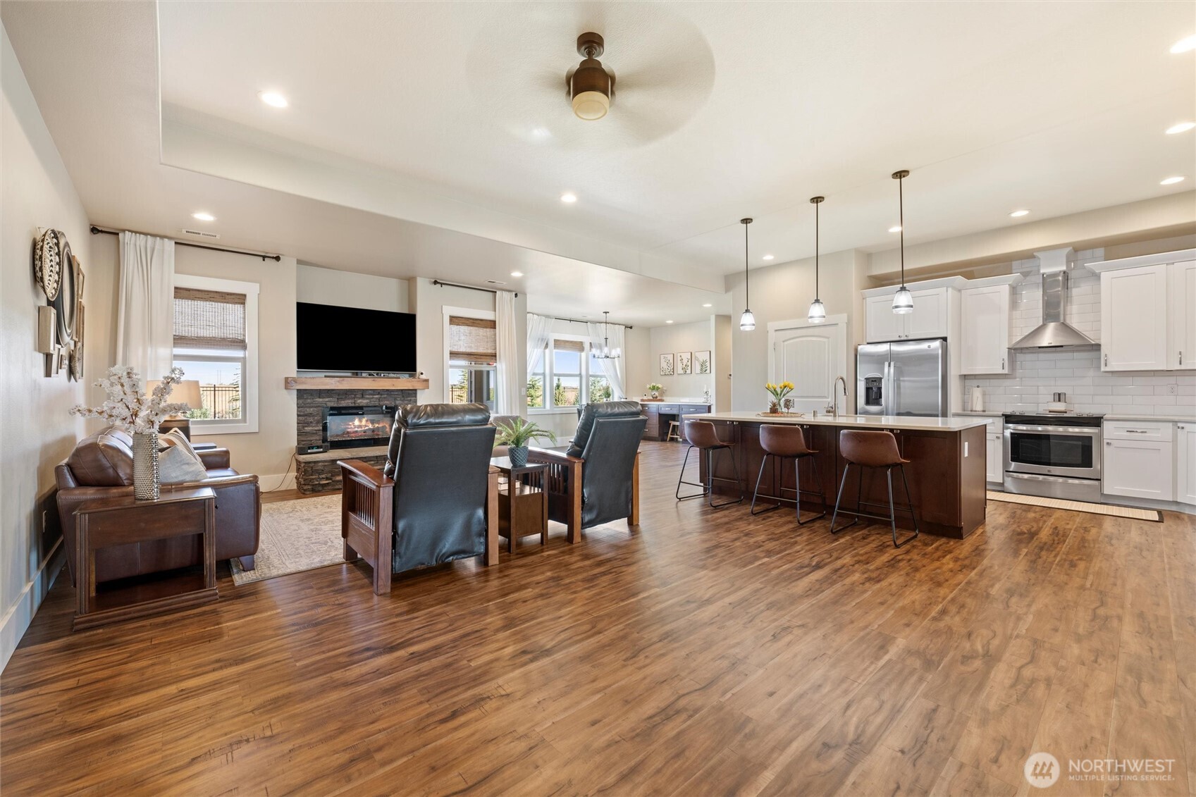 Moses Lake, Washington, 98837, United States, 3 Bedrooms Bedrooms, ,2 BathroomsBathrooms,Residential,For Sale,2002920