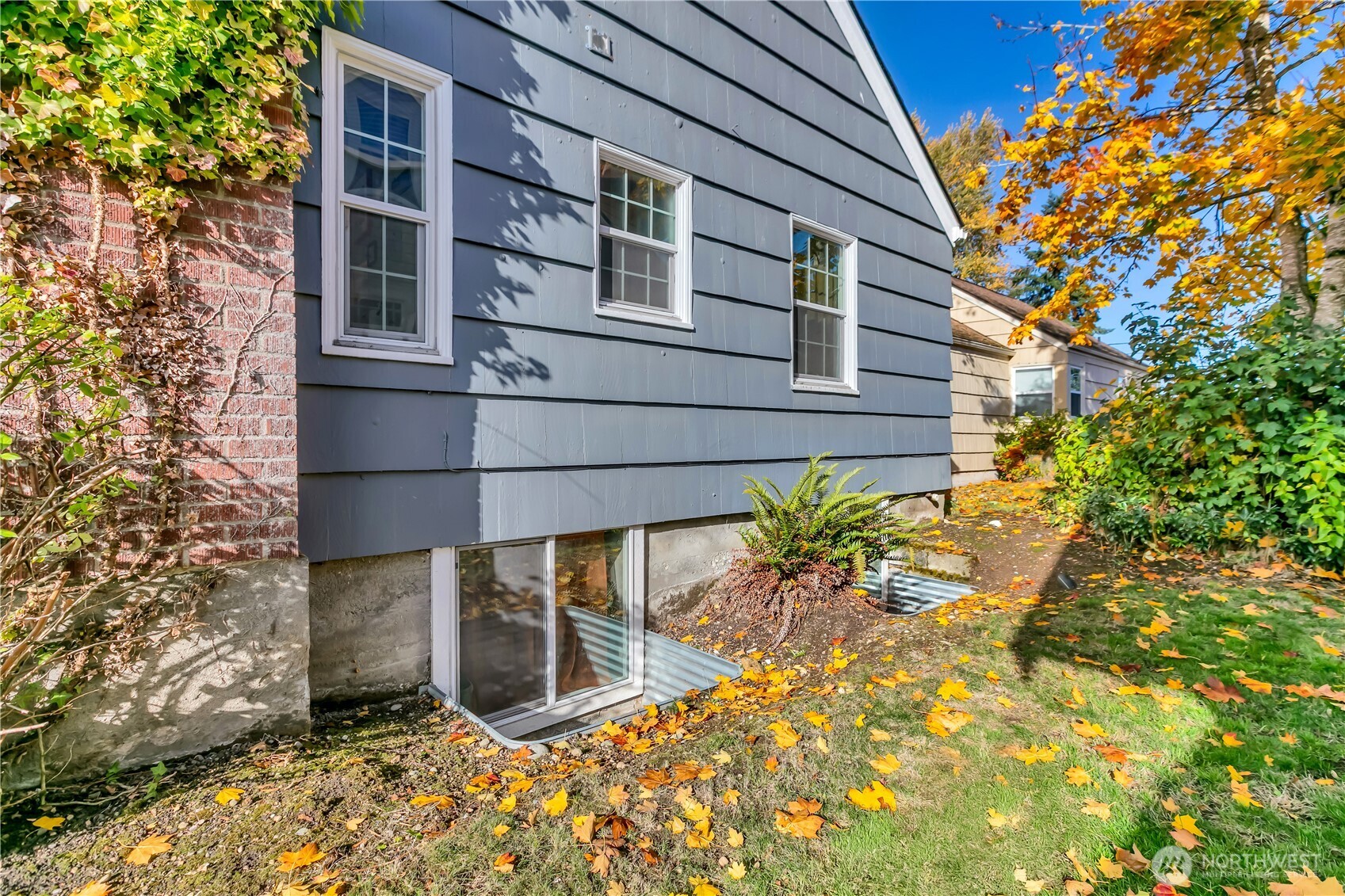 Tacoma, Washington, 98406, United States, 7 Bedrooms Bedrooms, ,2 BathroomsBathrooms,Residential,For Sale,1997085