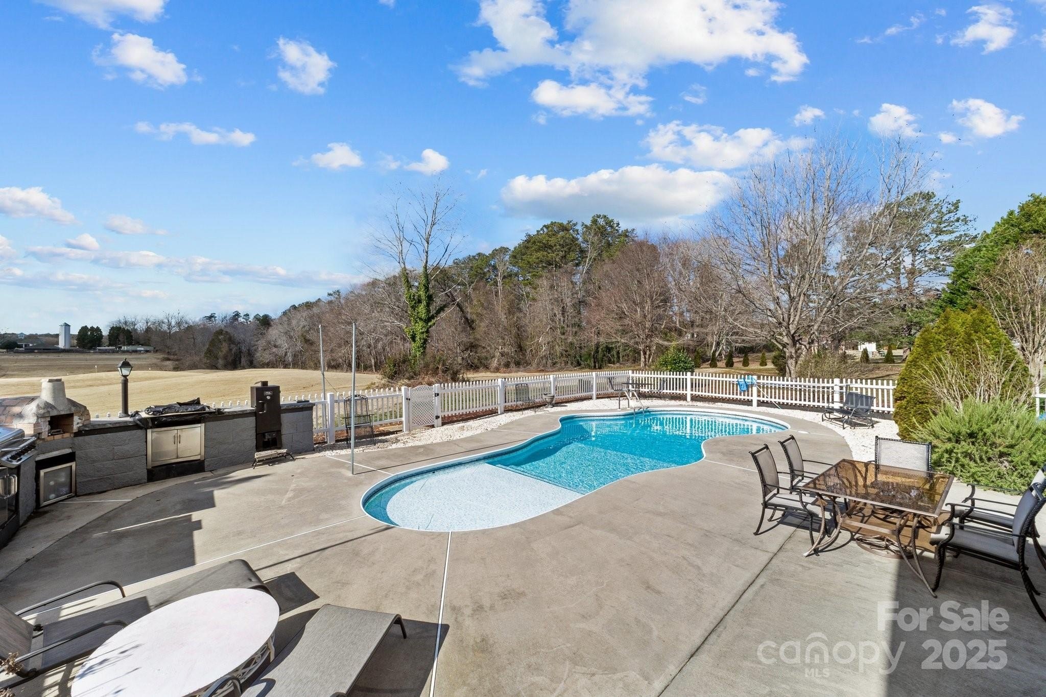 Salisbury, North Carolina, 28144, United States, 4 Bedrooms Bedrooms, ,4 BathroomsBathrooms,Residential,For Sale,1974637