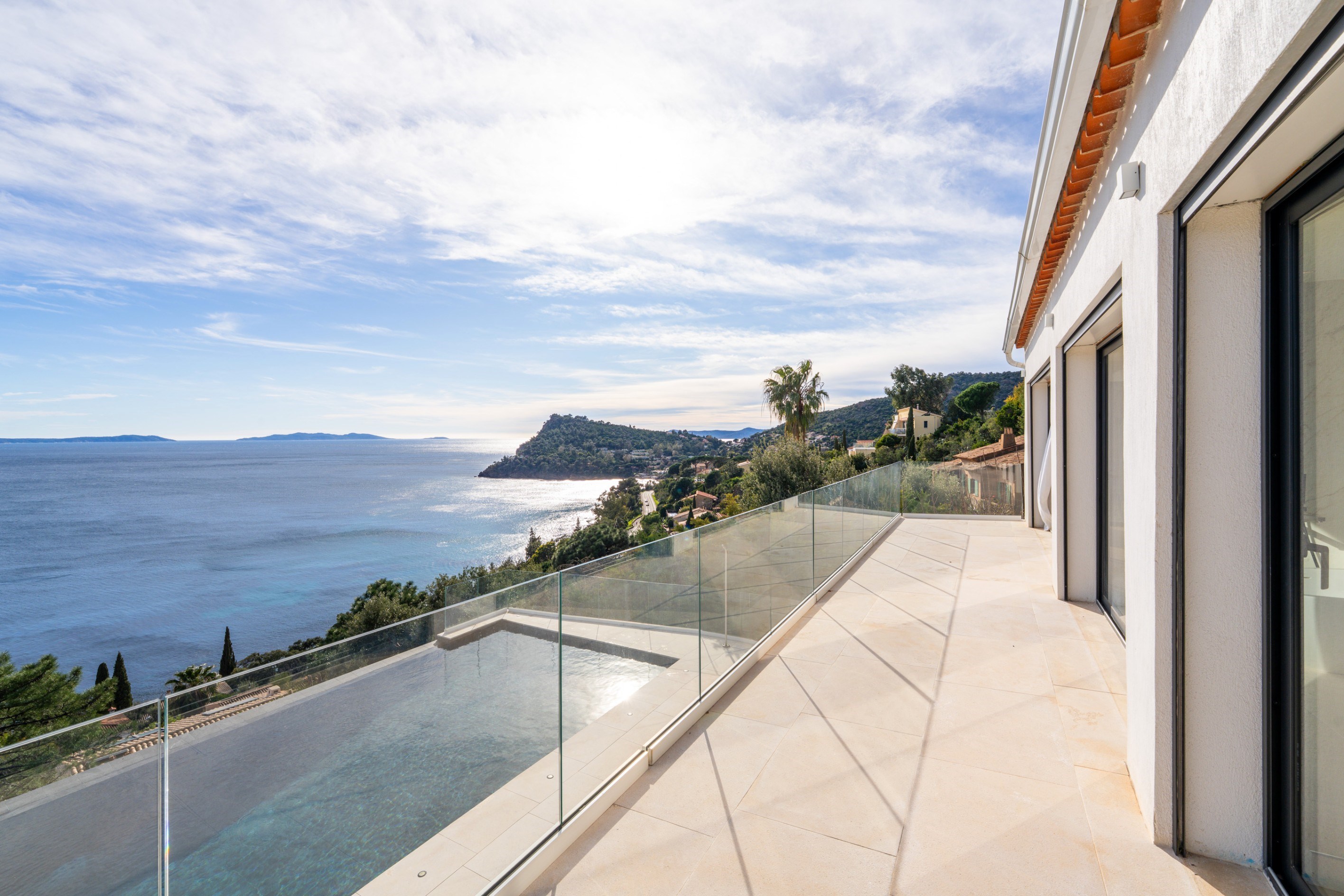  Rayol Canadel – Exceptional Contemporary Villa with Panoramic Sea View over Cap… - 物件實景