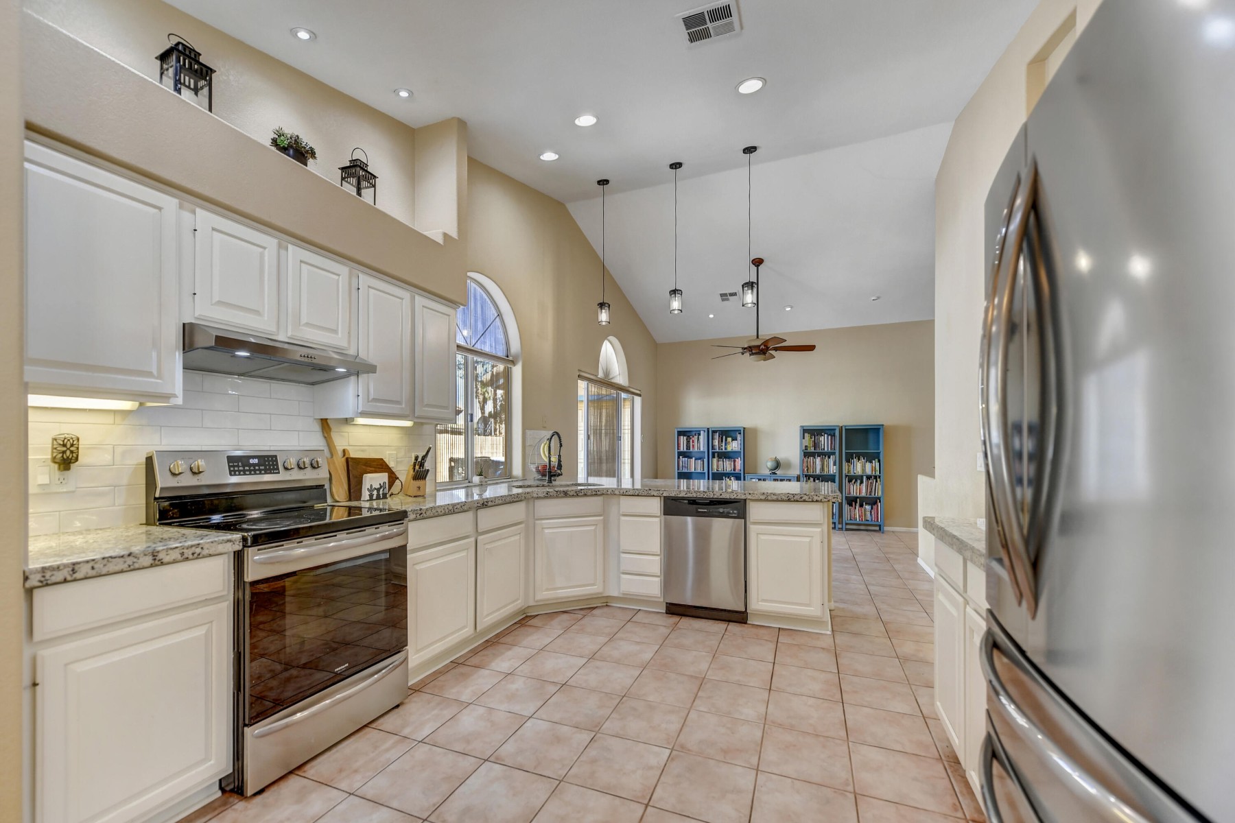  Camelot Village - 物件實景