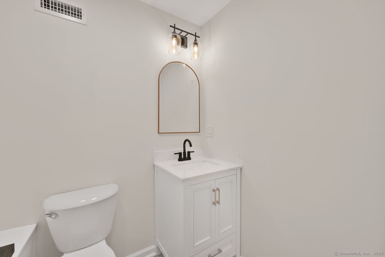 Milford, Connecticut, 06460, United States, 4 Bedrooms Bedrooms, ,3 BathroomsBathrooms,Residential,For Sale,1906885