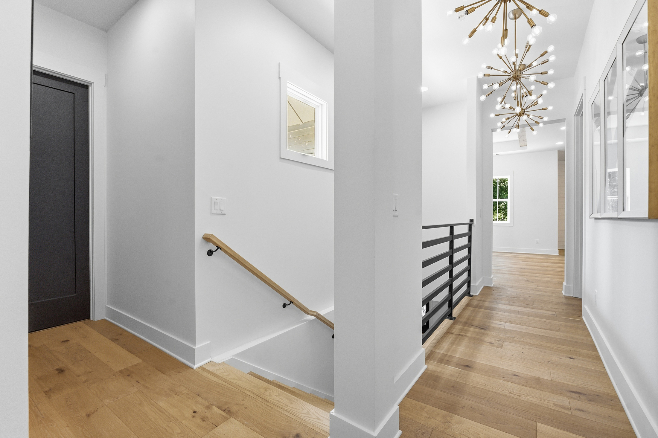  Custom Modern Farmhouse Near Downtown Woodstock - 物件實景