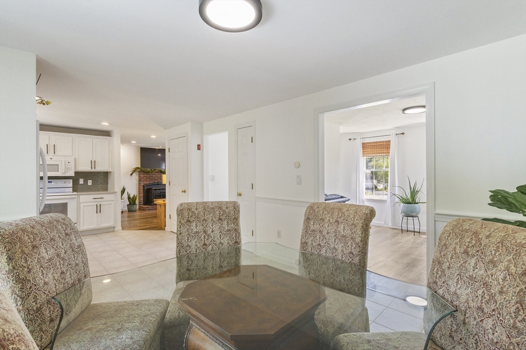 Bellingham, Massachusetts, 02019, United States, 3 Bedrooms Bedrooms, ,3 BathroomsBathrooms,Residential,For Sale,1938371
