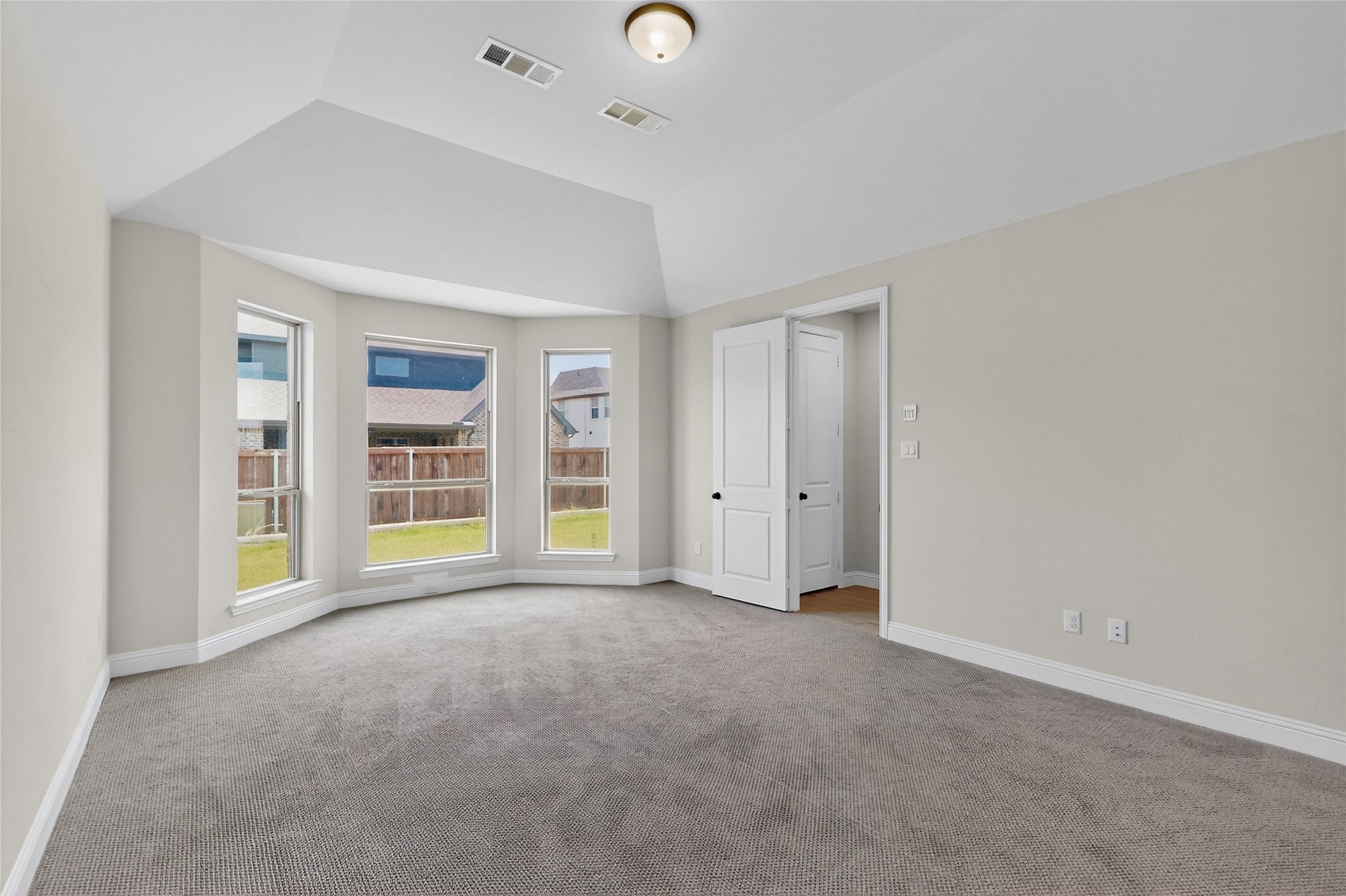 Mansfield, Texas, 76063, United States, 4 Bedrooms Bedrooms, ,4 BathroomsBathrooms,Residential,For Sale,1978691