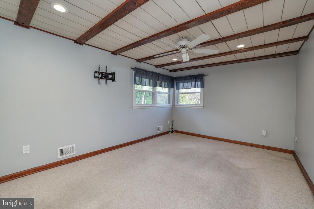 Trenton, New Jersey, 08618, United States, 4 Bedrooms Bedrooms, ,3 BathroomsBathrooms,Residential,For Sale,1995811