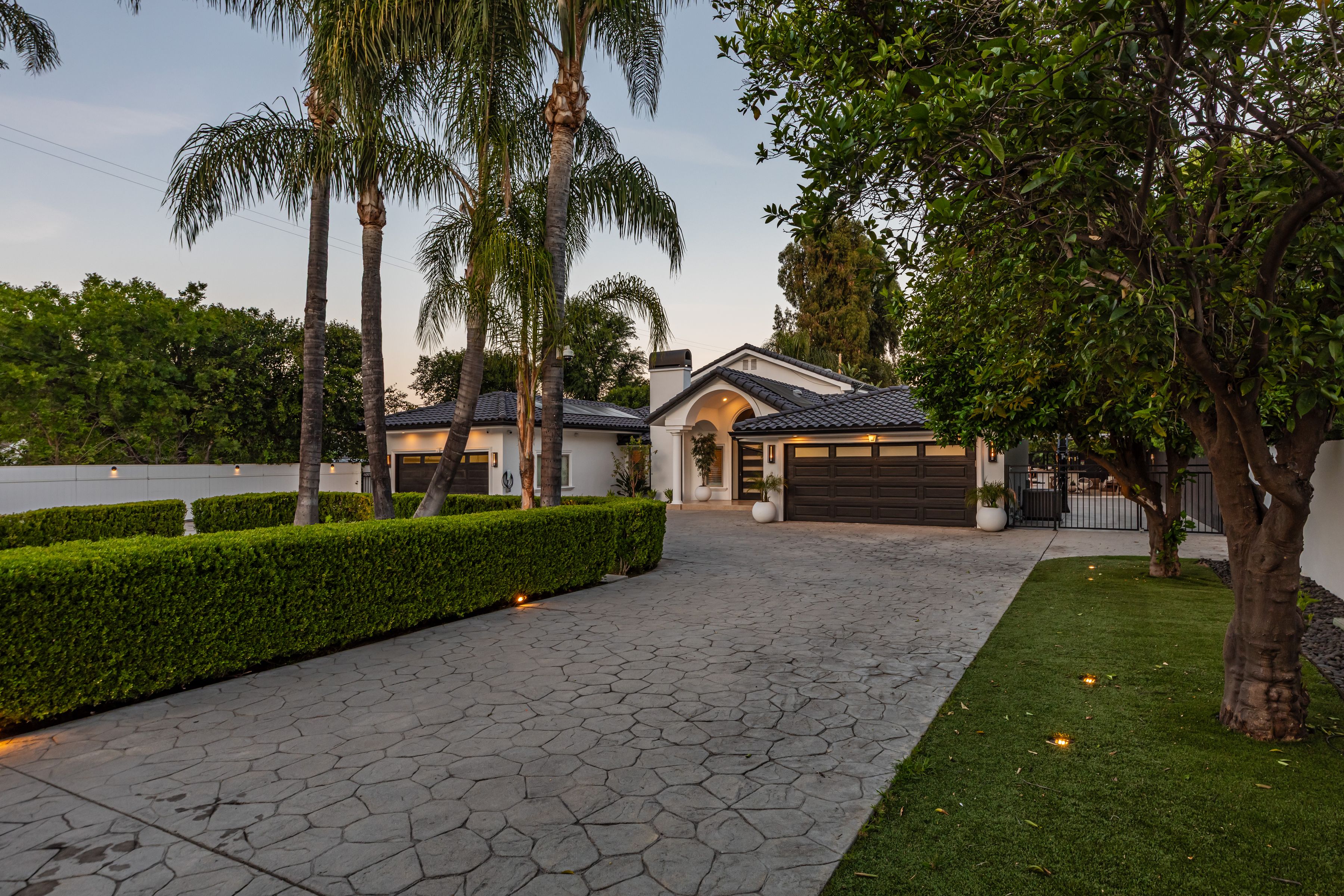  Thoughtfully Reimagined Tarzana Estate - 物件實景