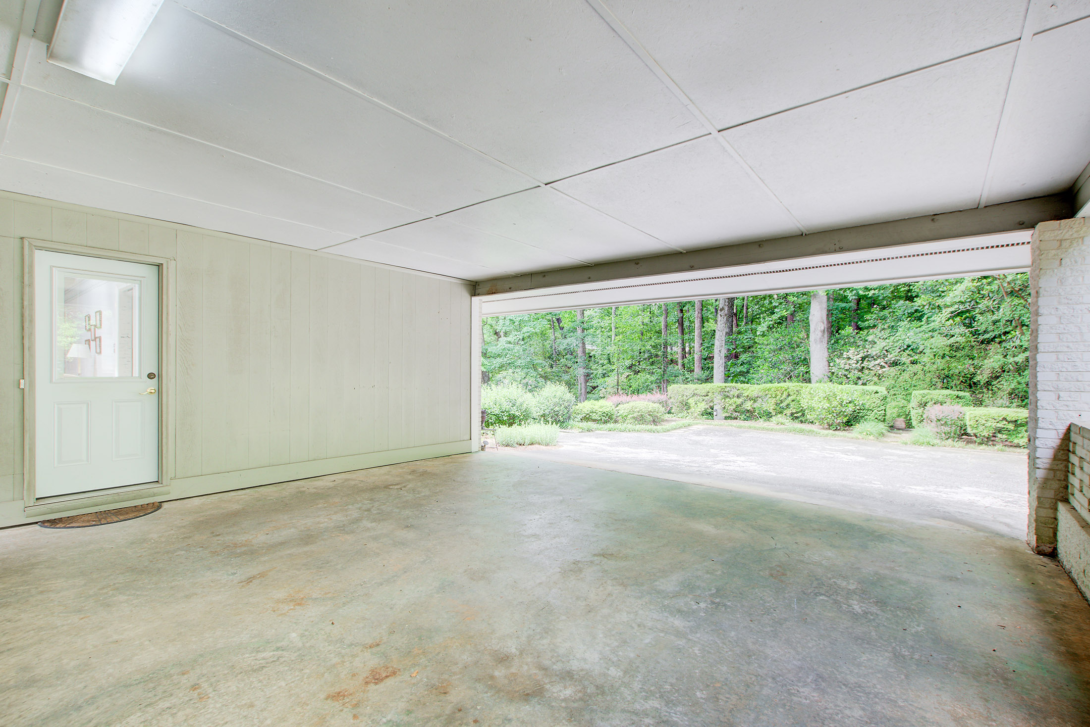  Mid-Century Modern Home on a Beautifully Landscaped Private Lot - 物件實景