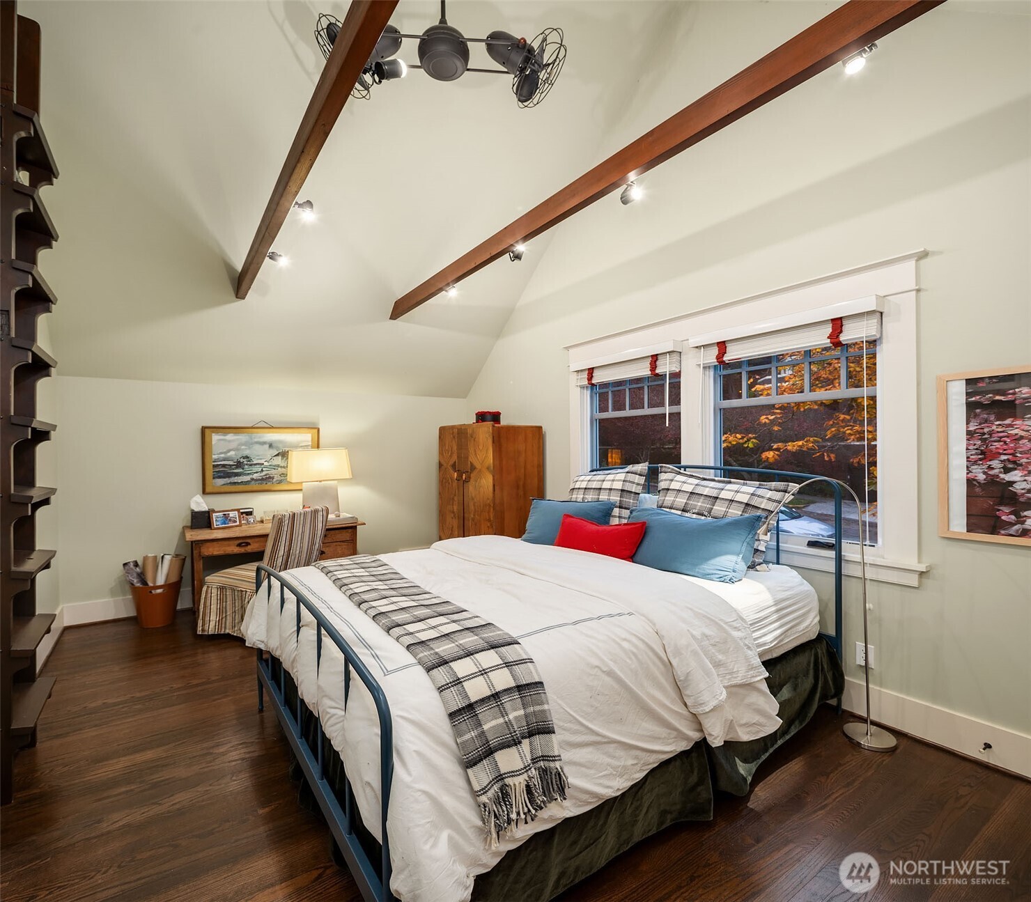 Seattle, Washington, 98119, United States, 4 Bedrooms Bedrooms, ,3 BathroomsBathrooms,Residential,For Sale,1989541