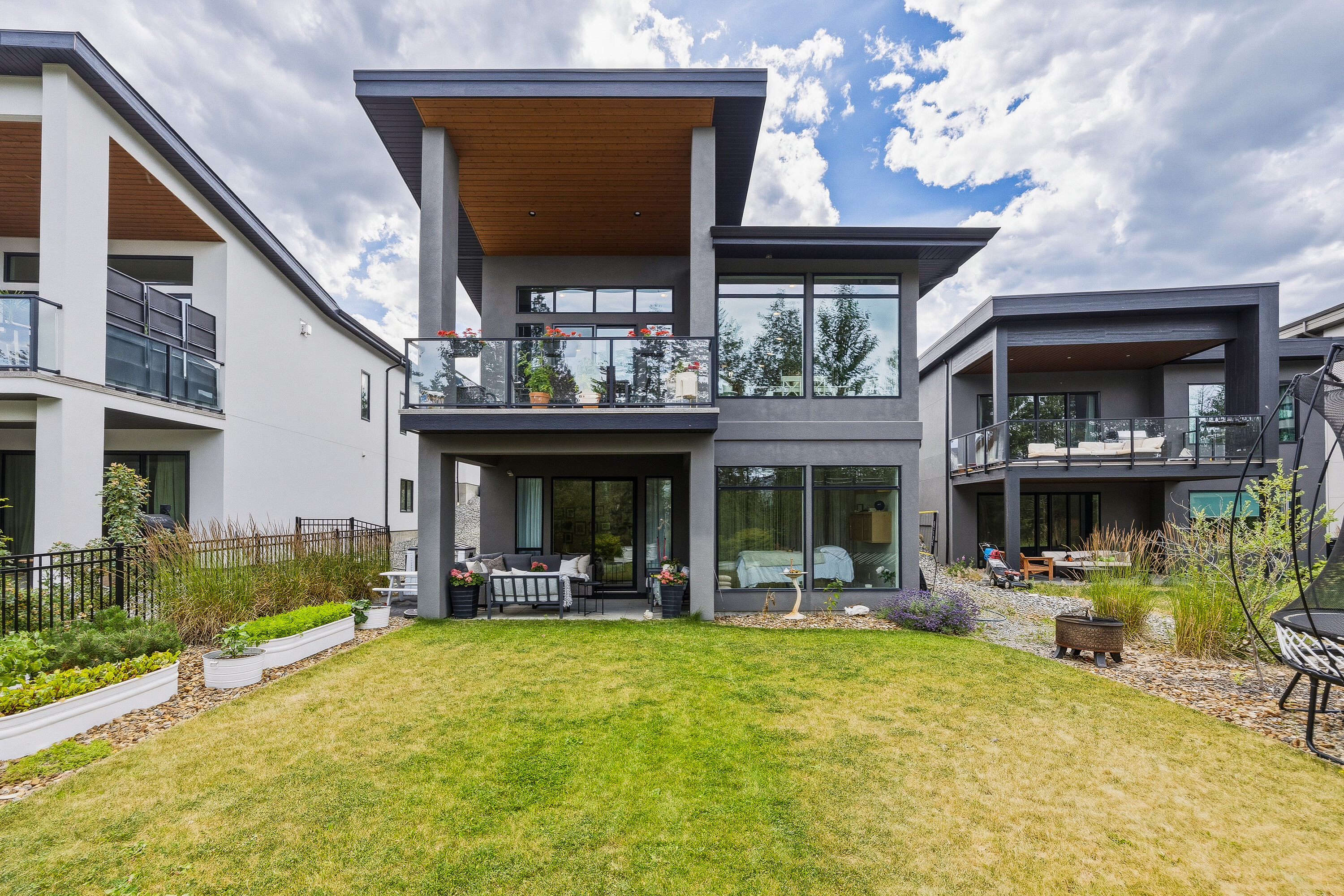  Walkout Rancher in Lakestone - 物件實景