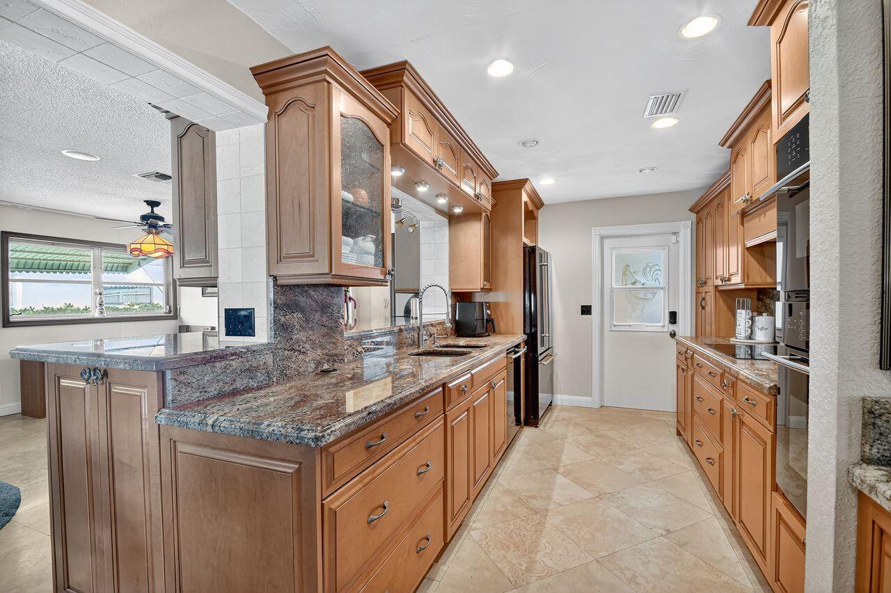 Palm Springs, Florida, 33461, United States, 3 Bedrooms Bedrooms, ,2 BathroomsBathrooms,Residential,For Sale,1901355