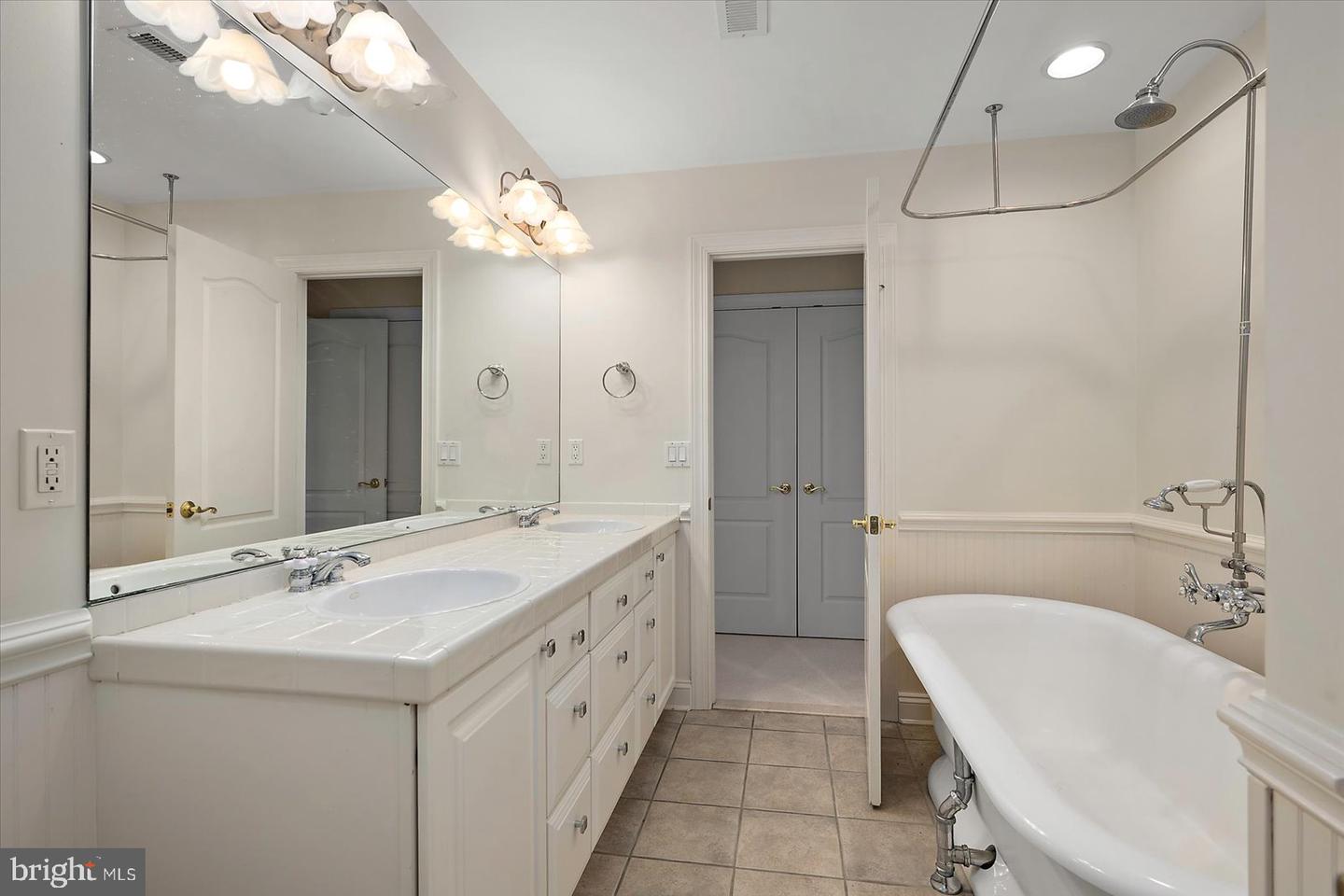 Salisbury, Maryland, 21801, United States, 4 Bedrooms Bedrooms, ,4 BathroomsBathrooms,Residential,For Sale,1874364