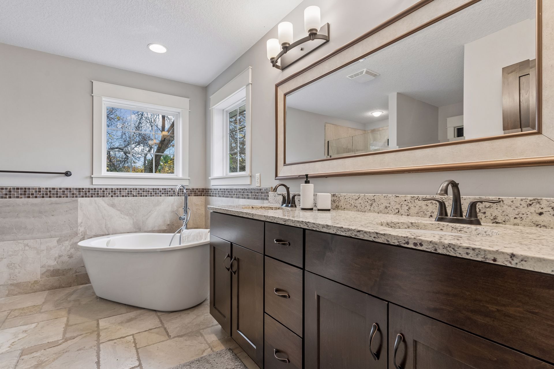  Modern Comfort Surrounded by Minnetonka Woodlands - 物件實景